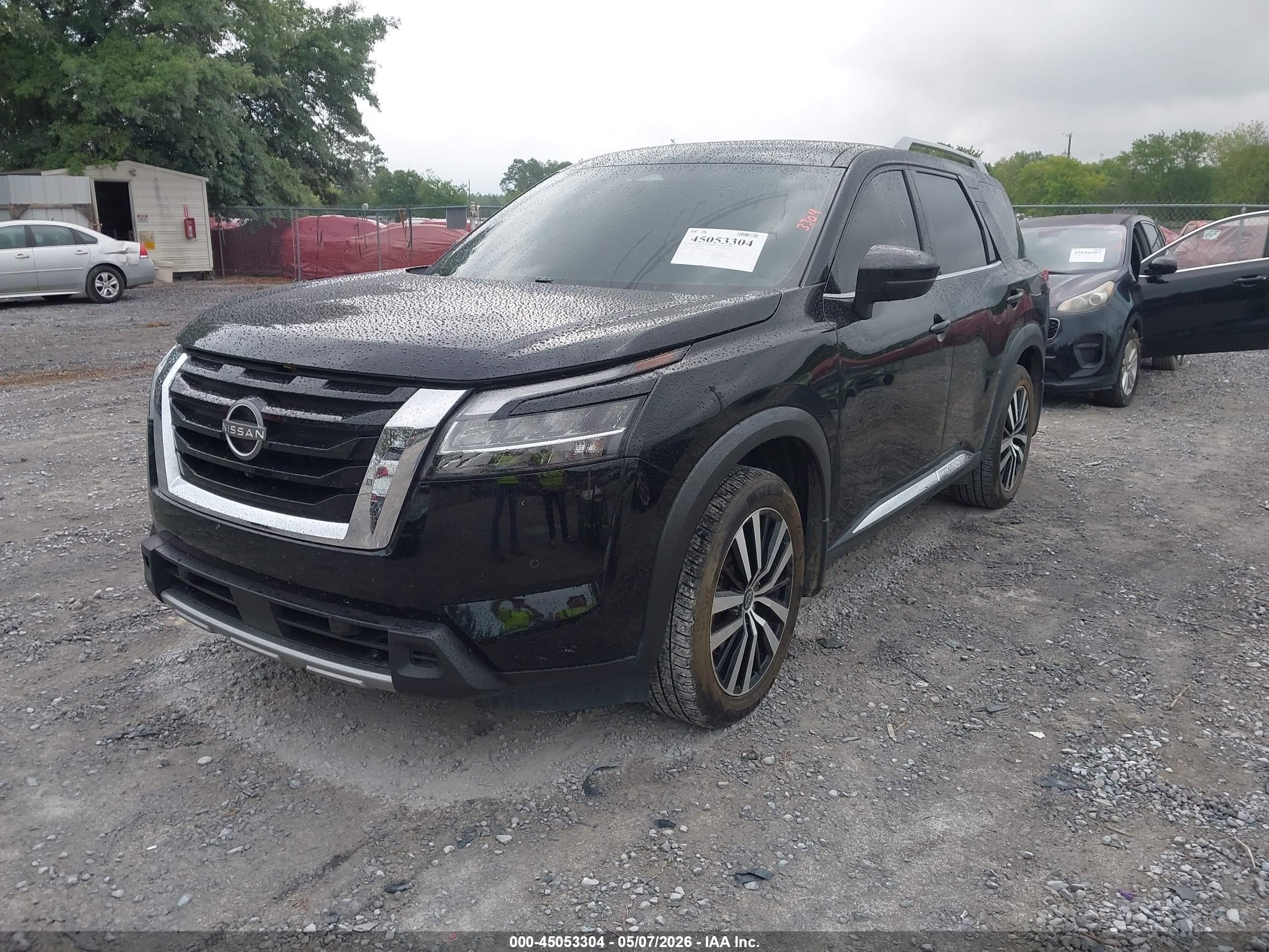 NISSAN PATHFINDER image 2