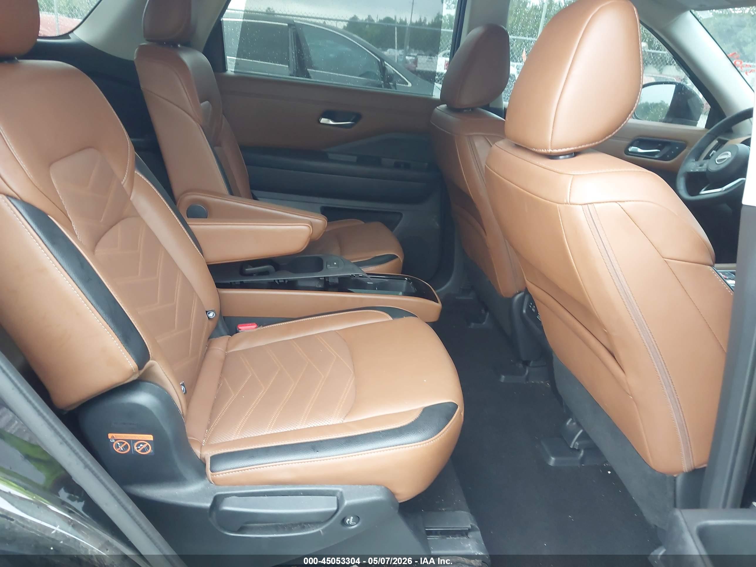 NISSAN PATHFINDER image 8