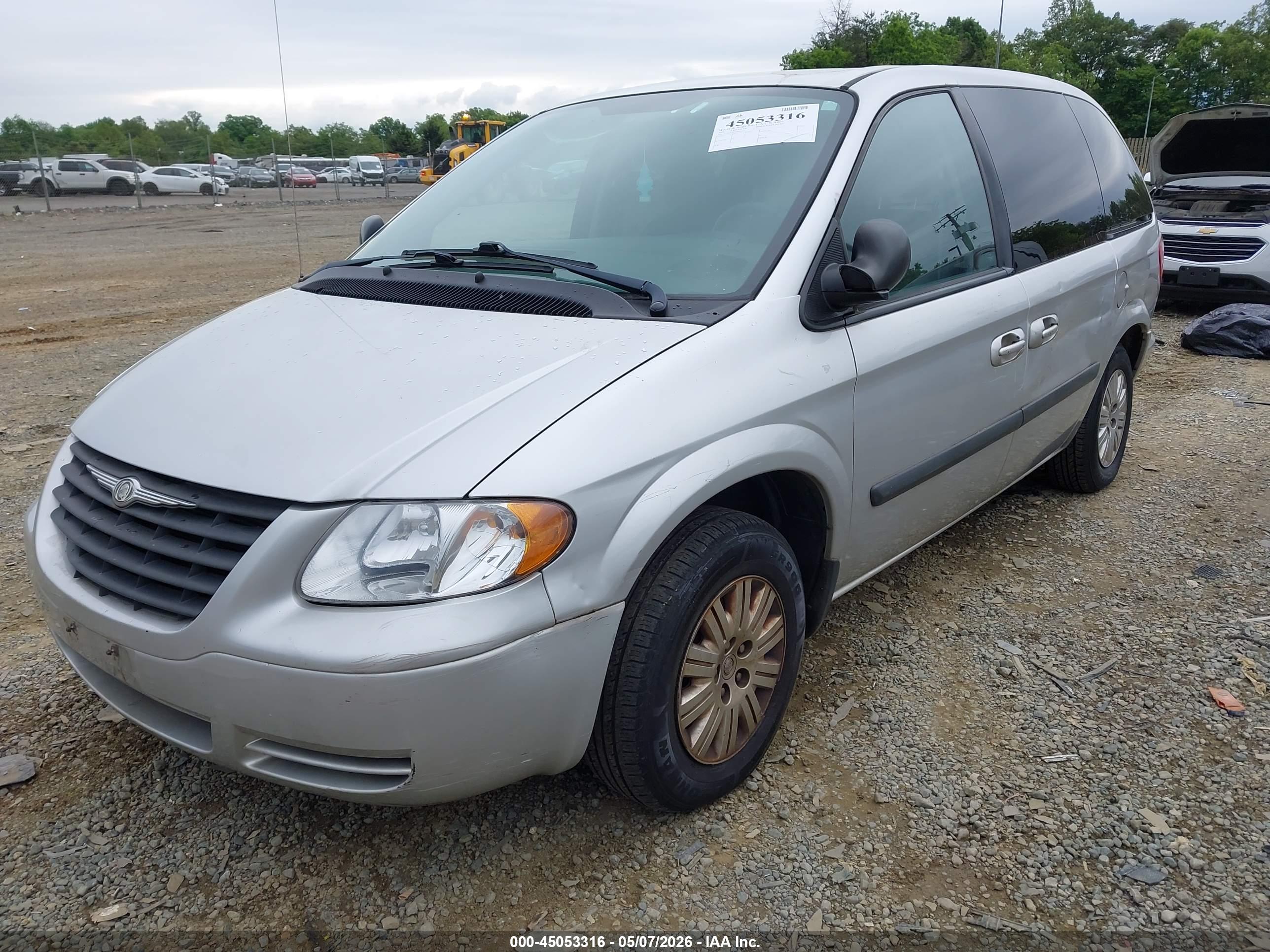 CHRYSLER TOWN image 2