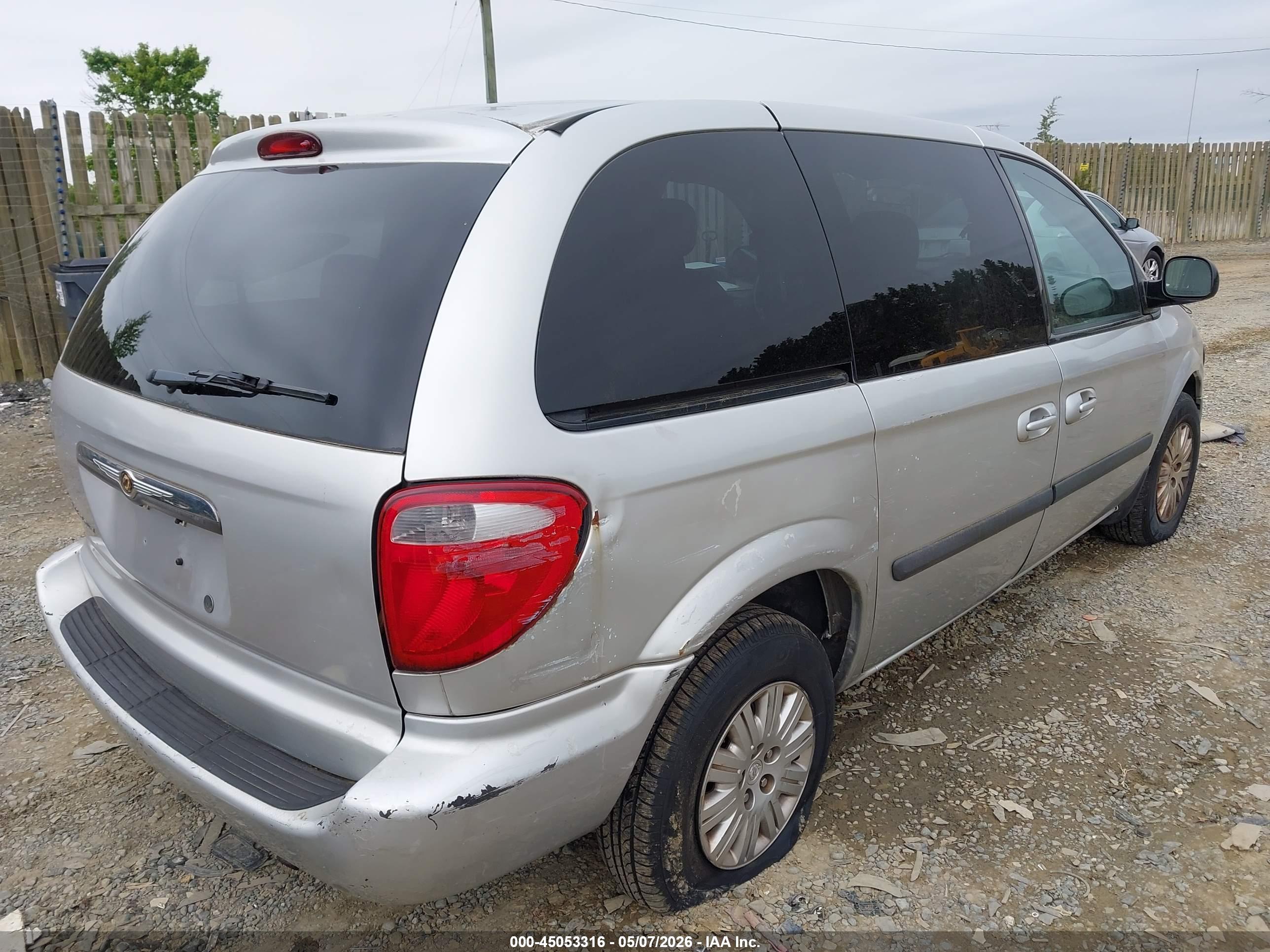 CHRYSLER TOWN image 4