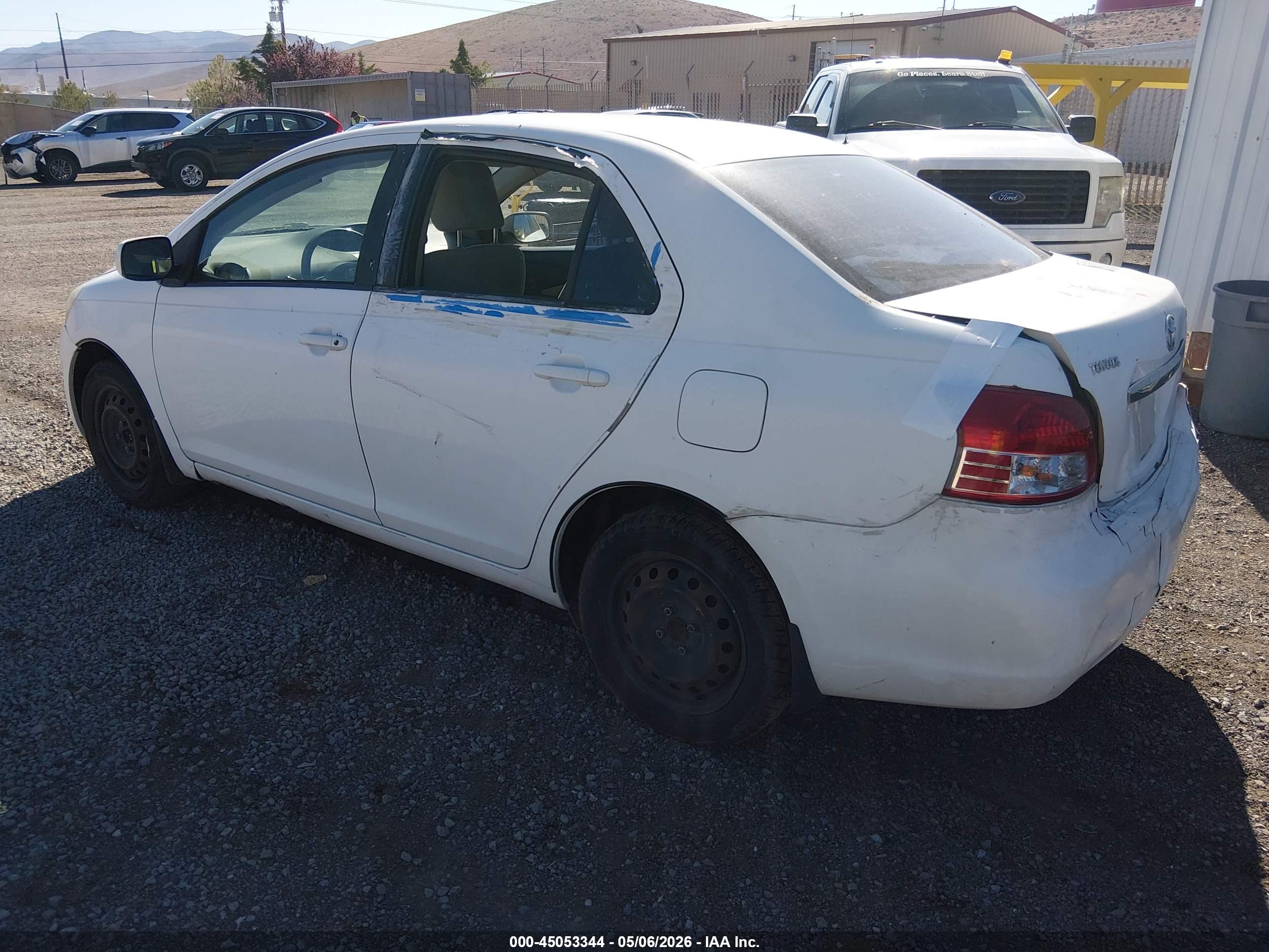 TOYOTA YARIS image 3