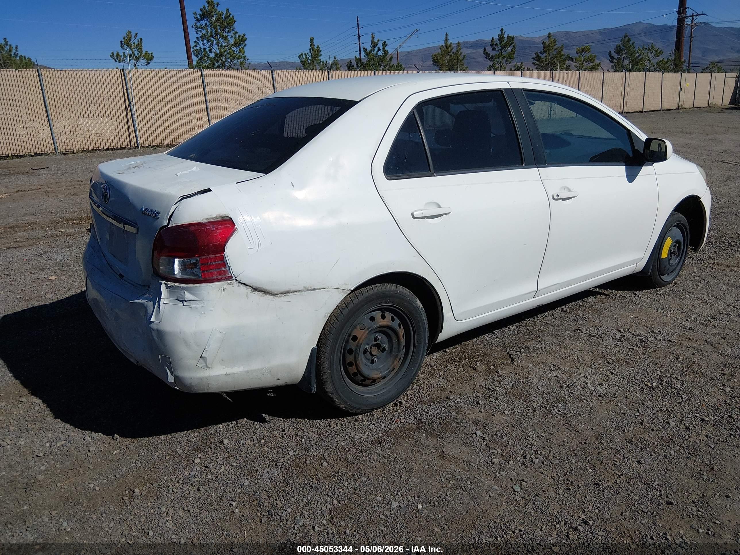 TOYOTA YARIS image 4