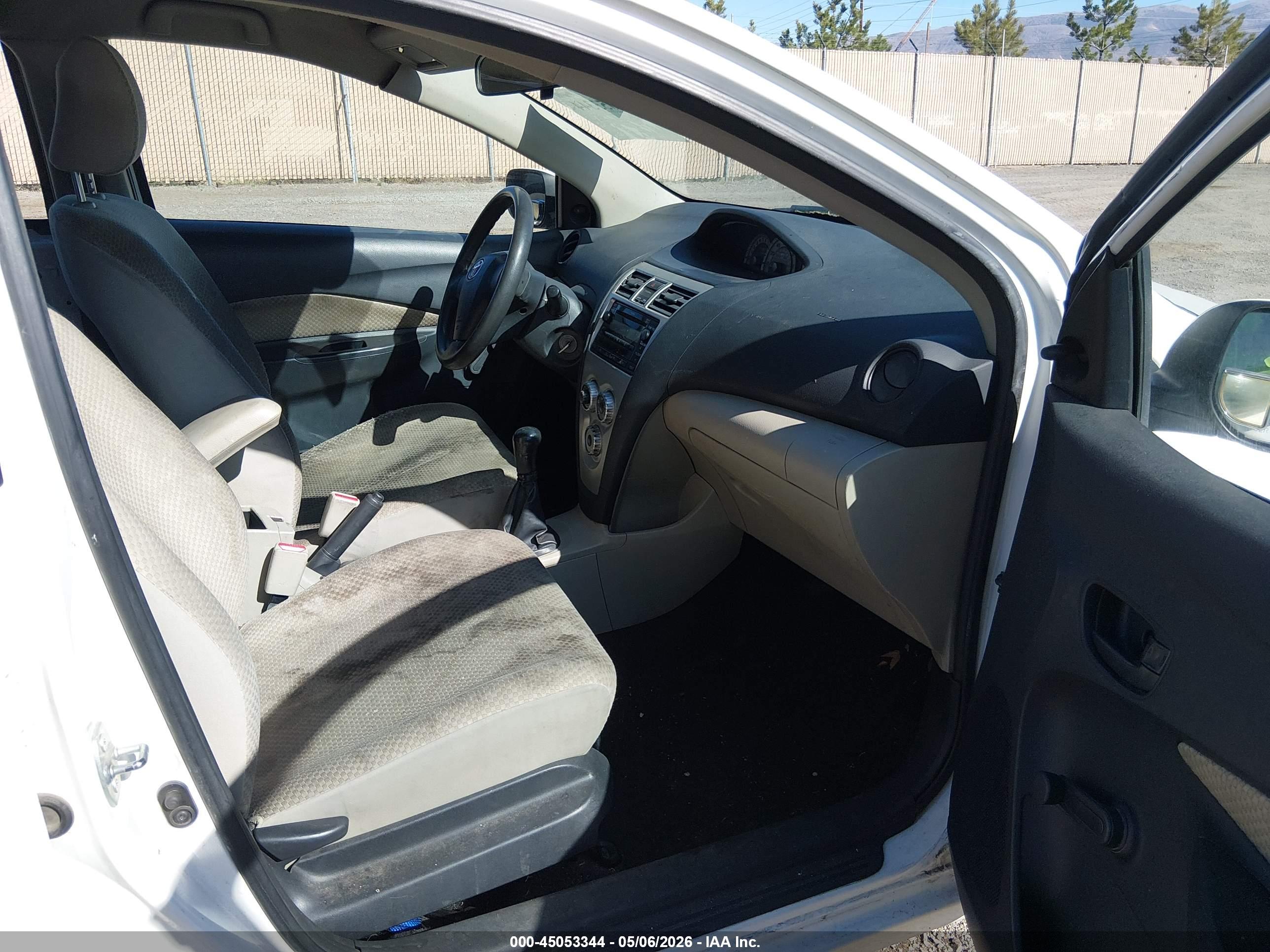 TOYOTA YARIS image 5