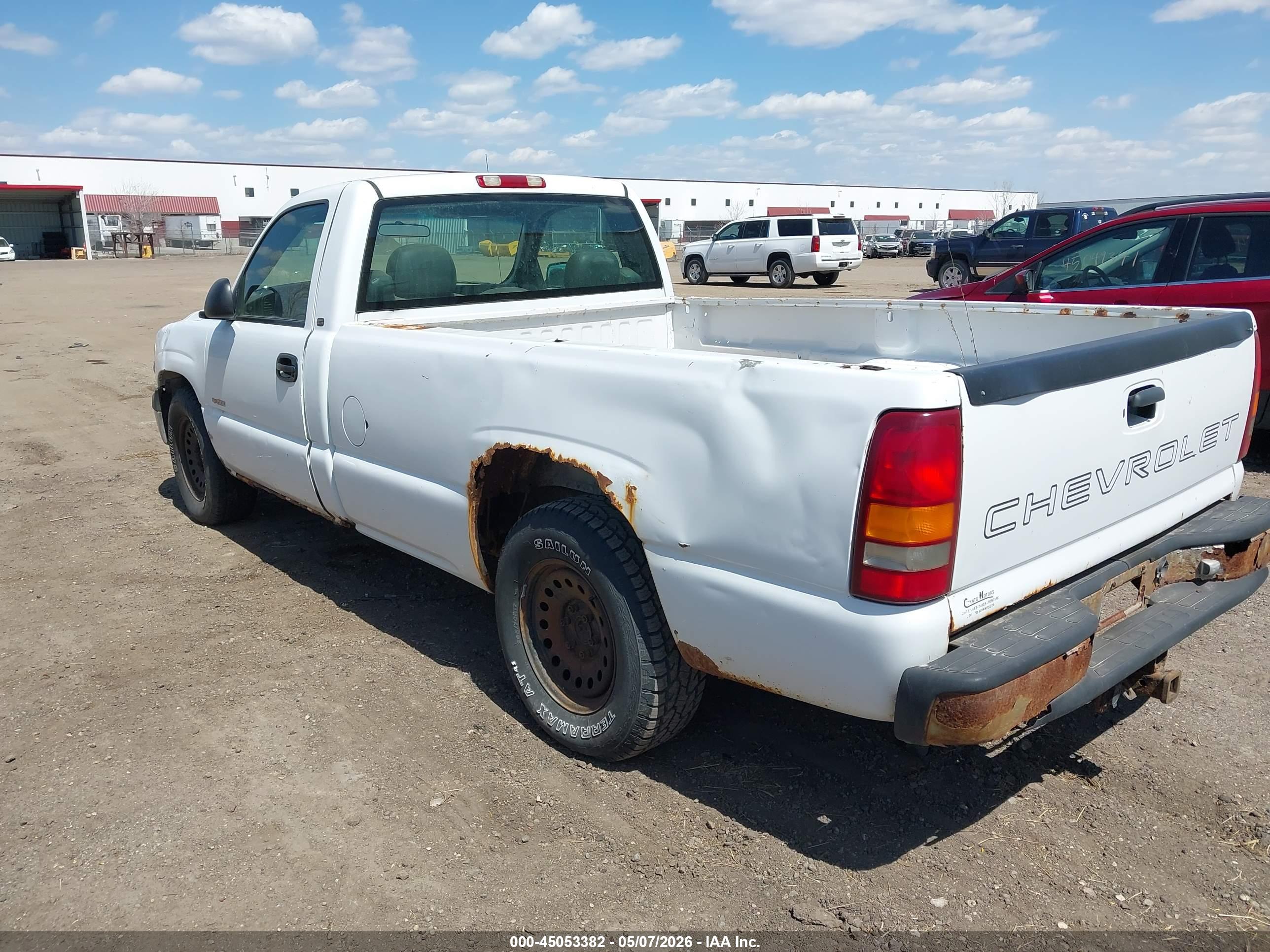 CHEVROLET SILVERADO image 3