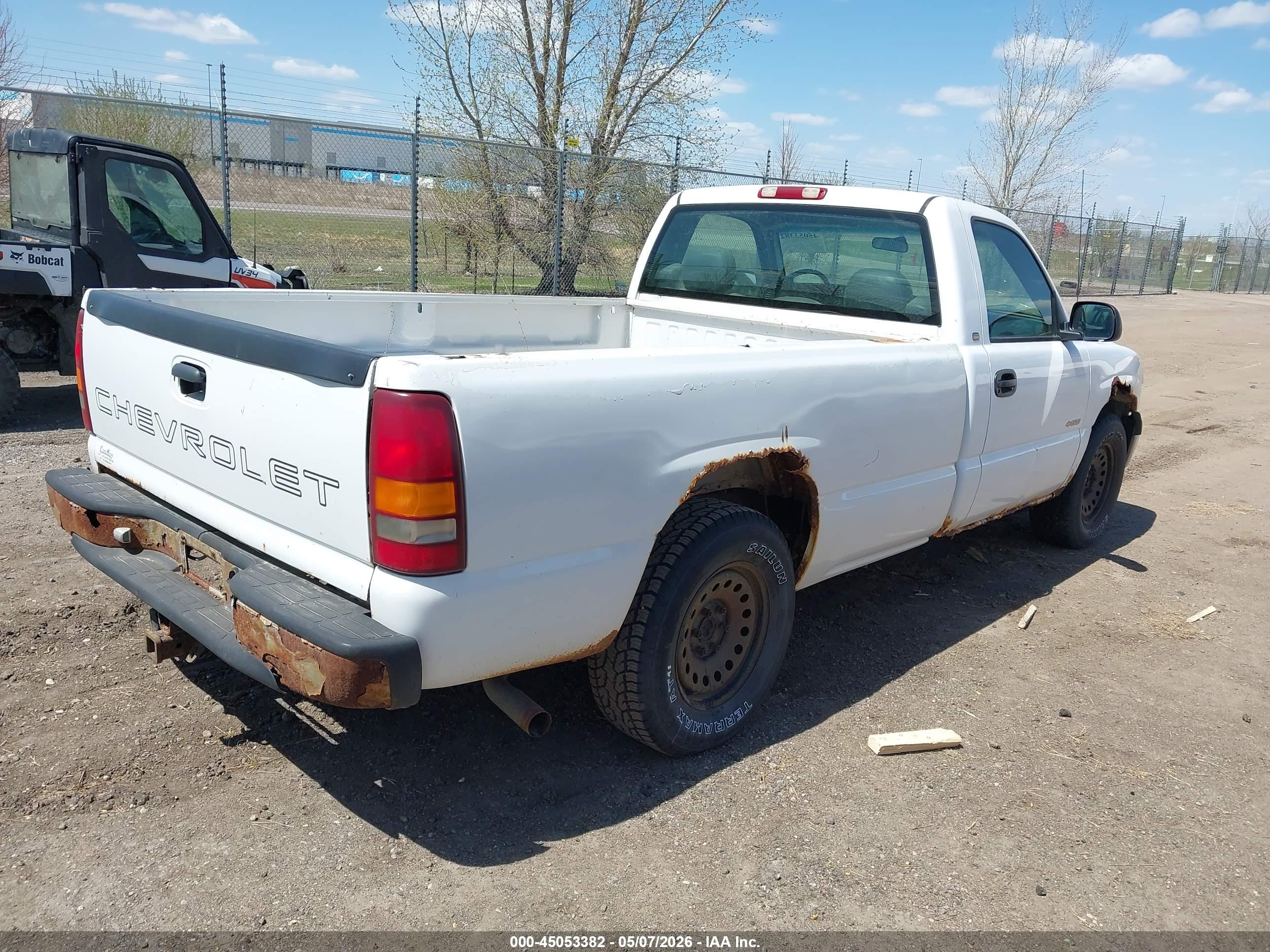 CHEVROLET SILVERADO image 4