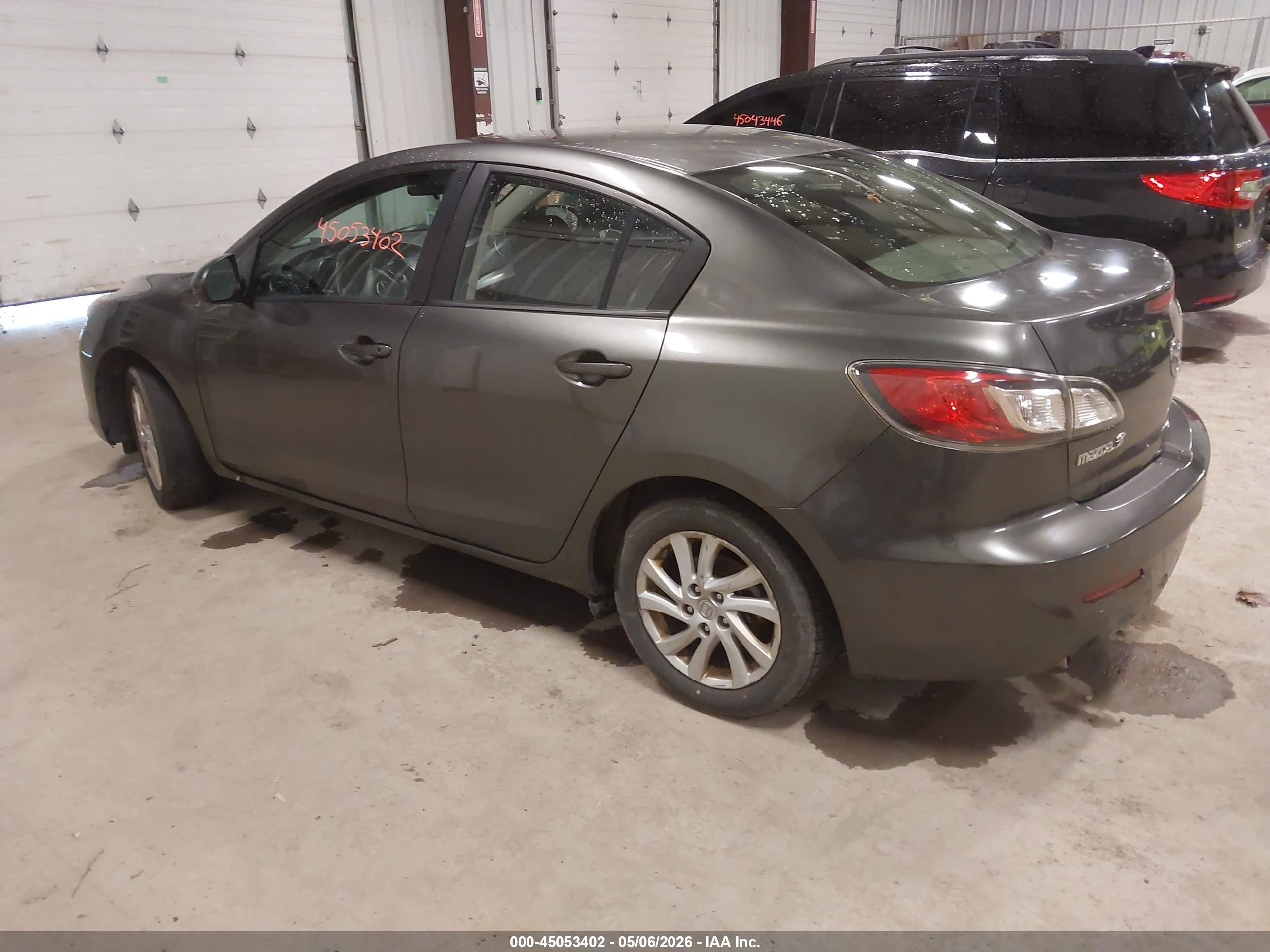 MAZDA MAZDA3 image 3