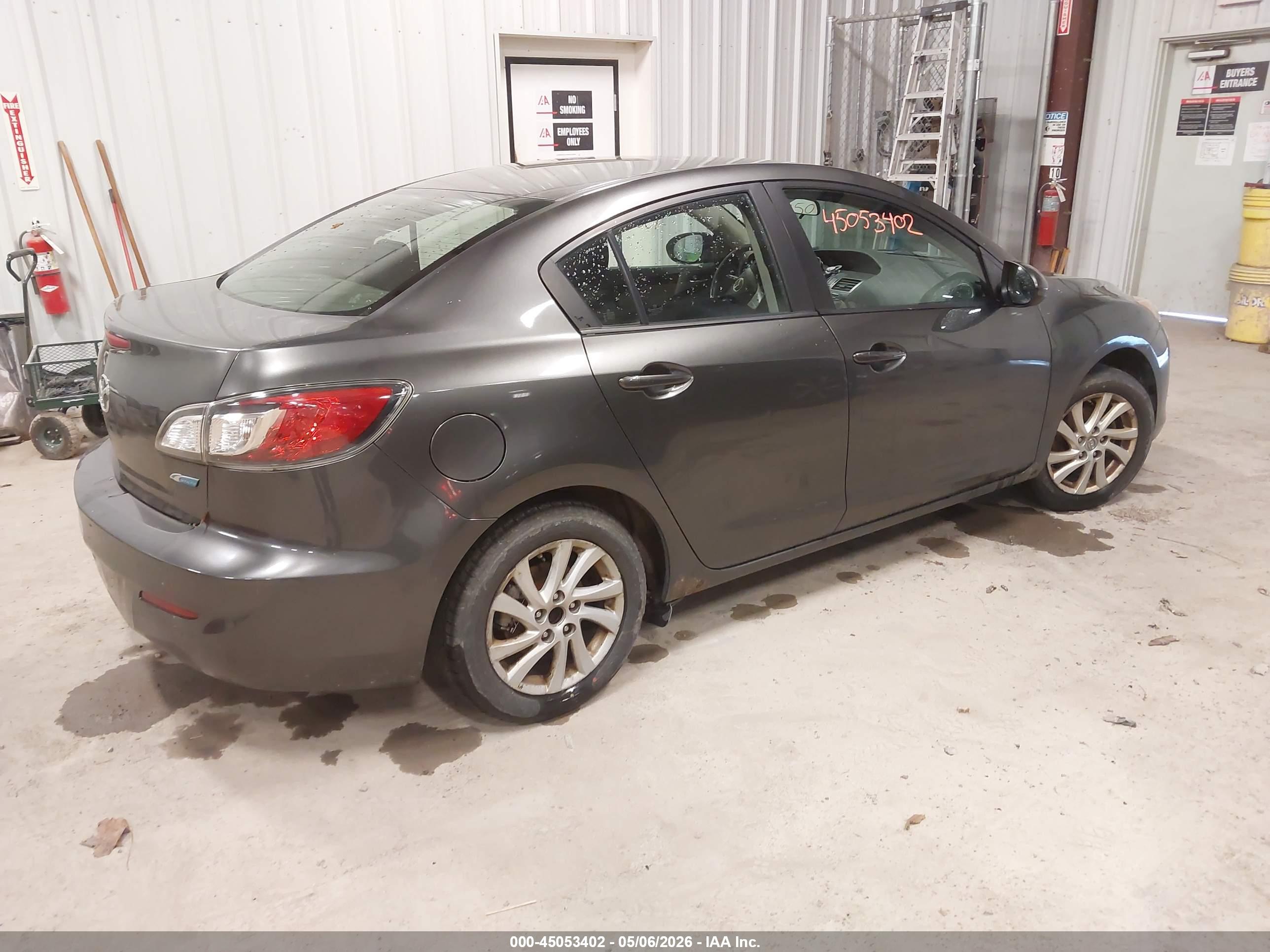 MAZDA MAZDA3 image 4
