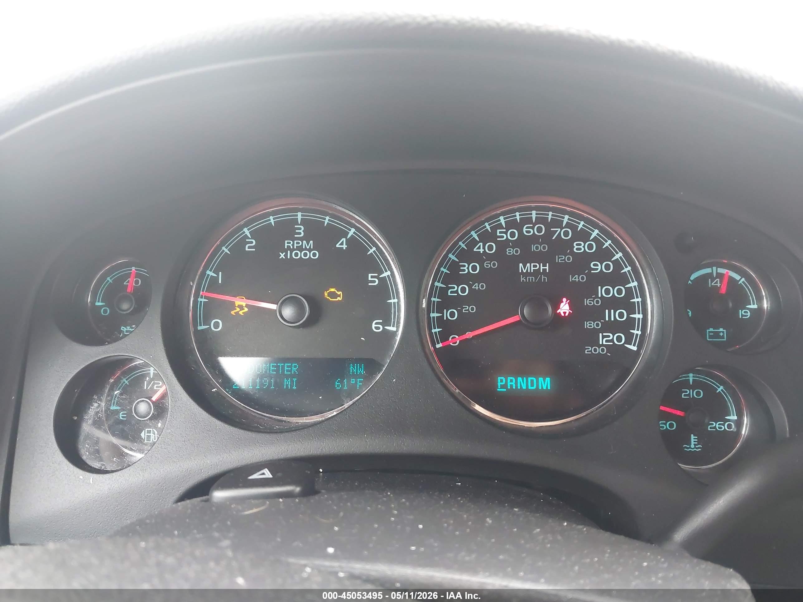CHEVROLET SUBURBAN image 7