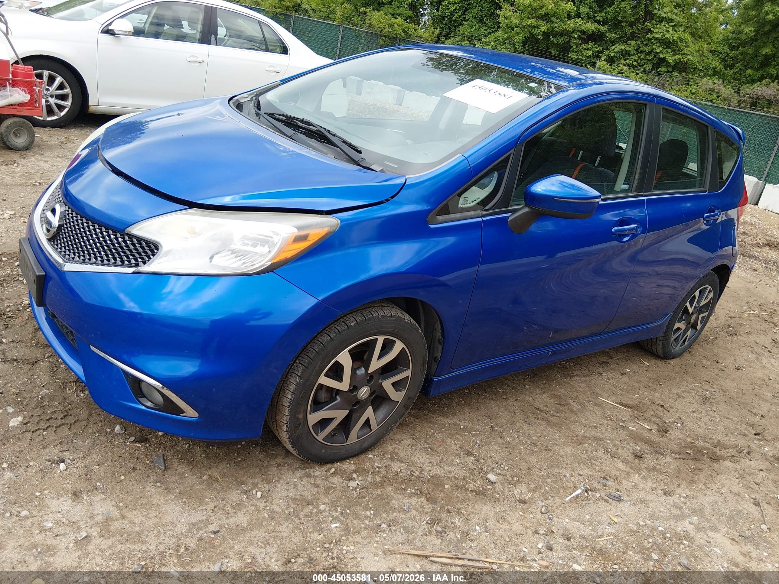 NISSAN VERSA image 2