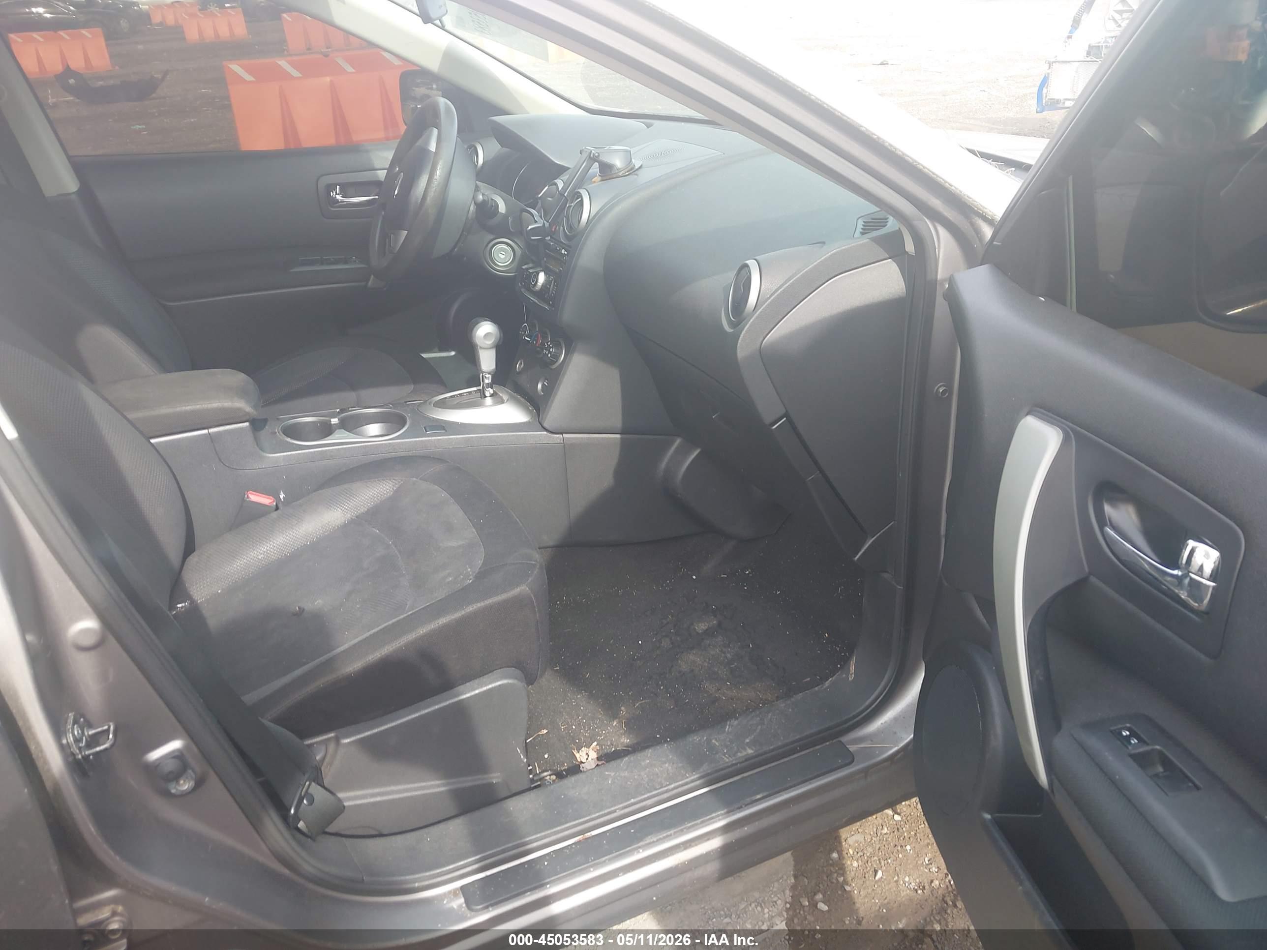 NISSAN ROGUE image 5