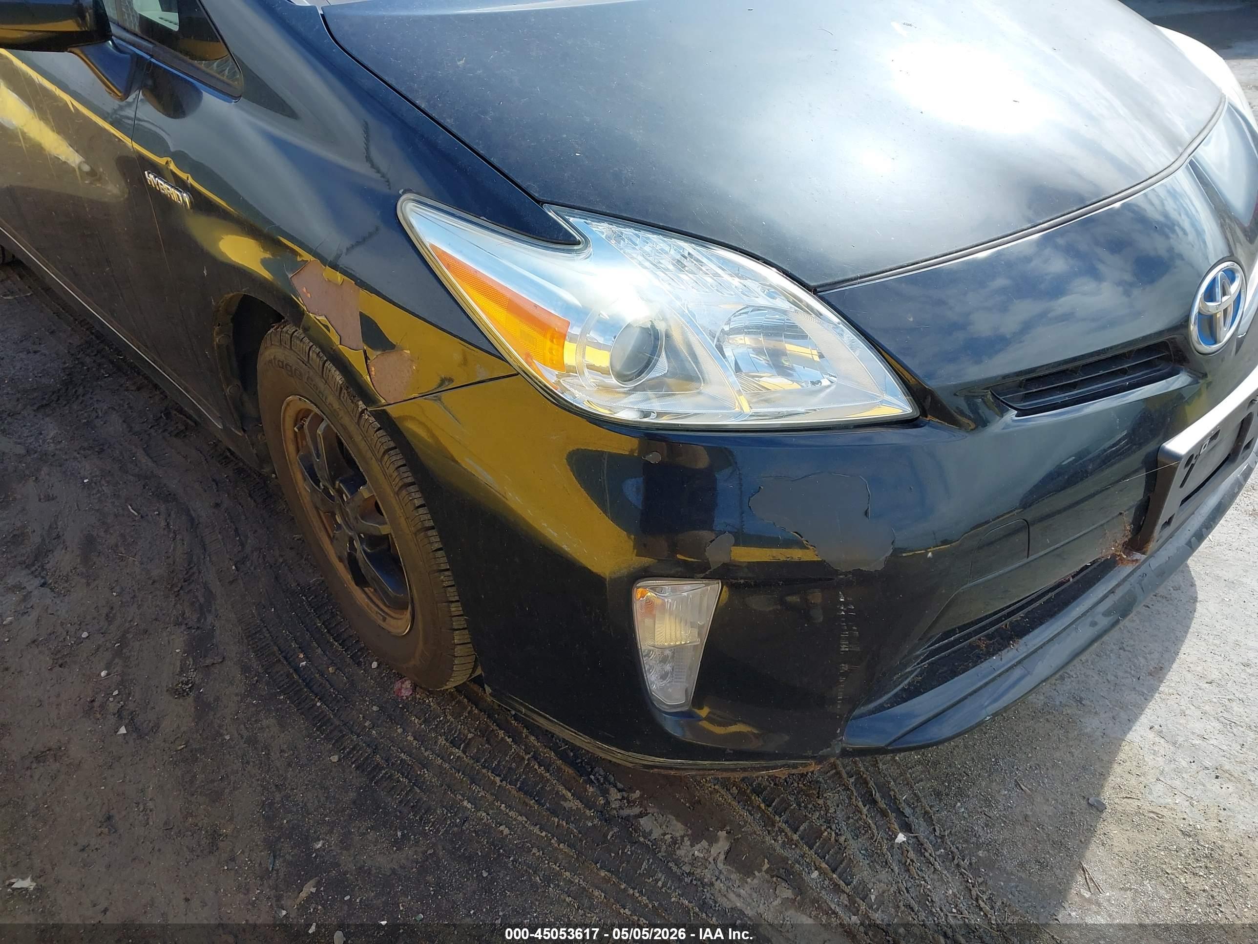 TOYOTA PRIUS image 6