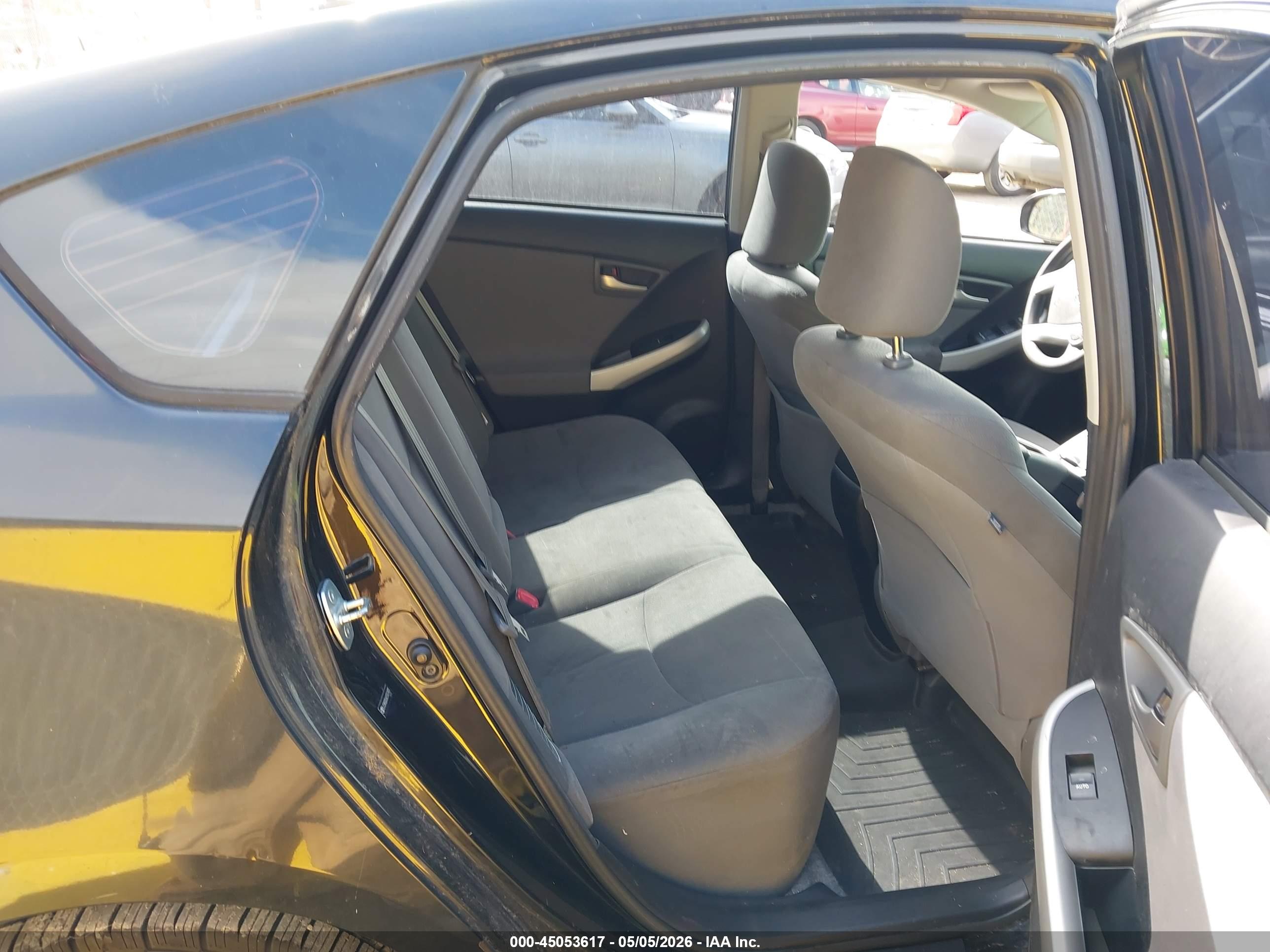 TOYOTA PRIUS image 8