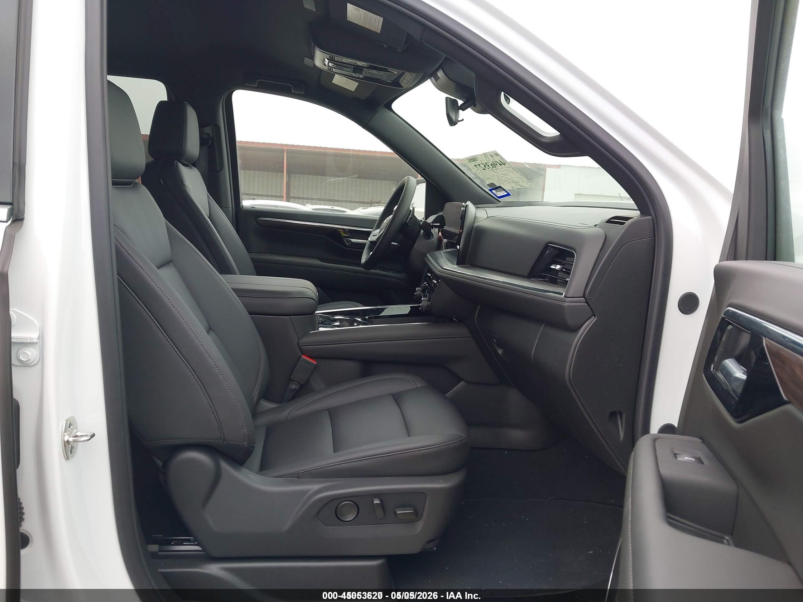 CHEVROLET TAHOE image 5