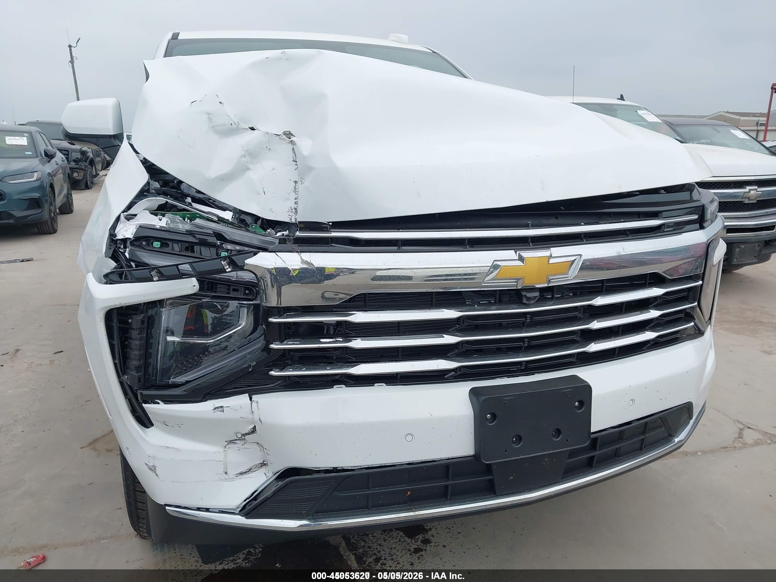 CHEVROLET TAHOE image 6