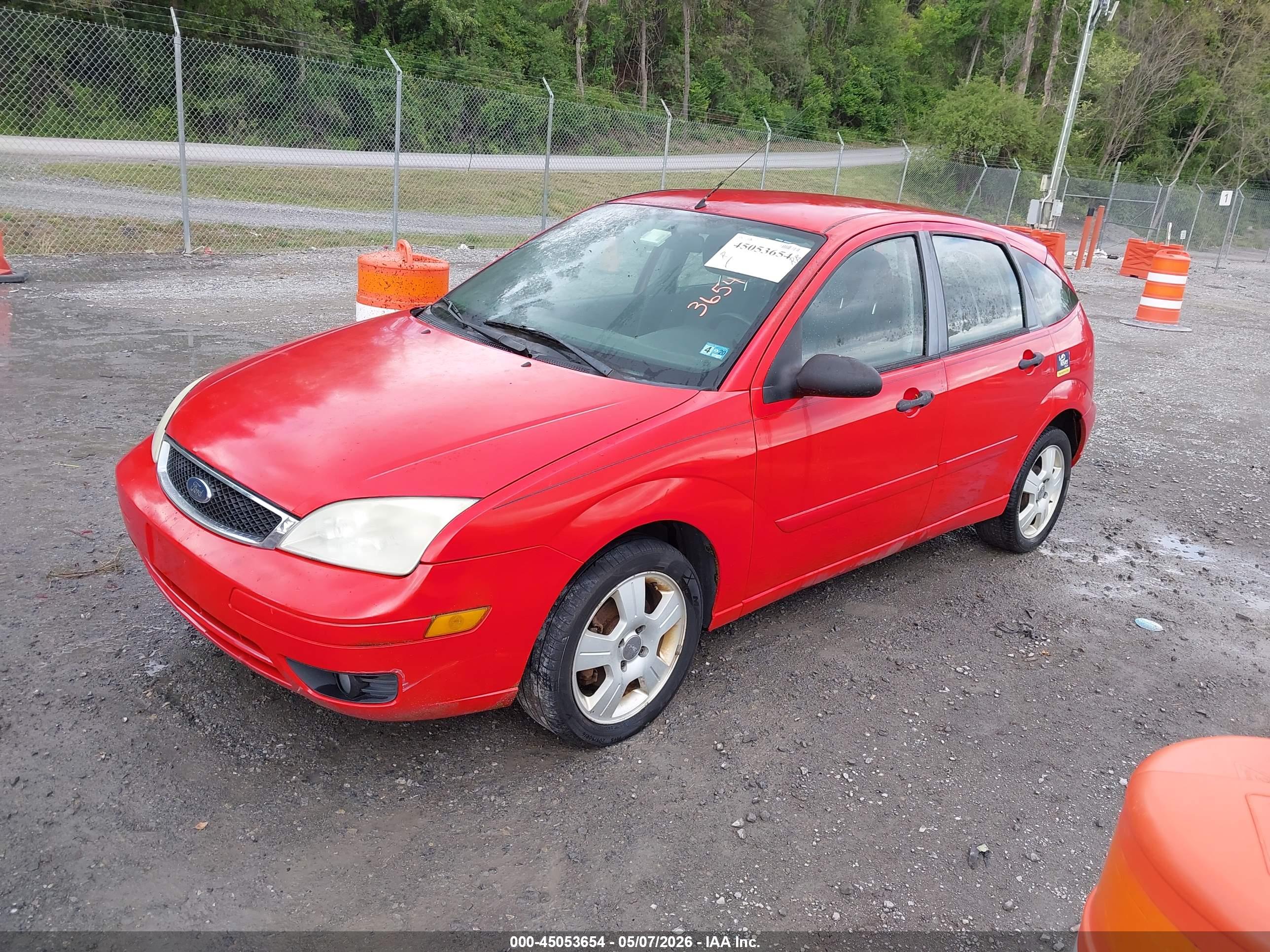 FORD FOCUS image 2