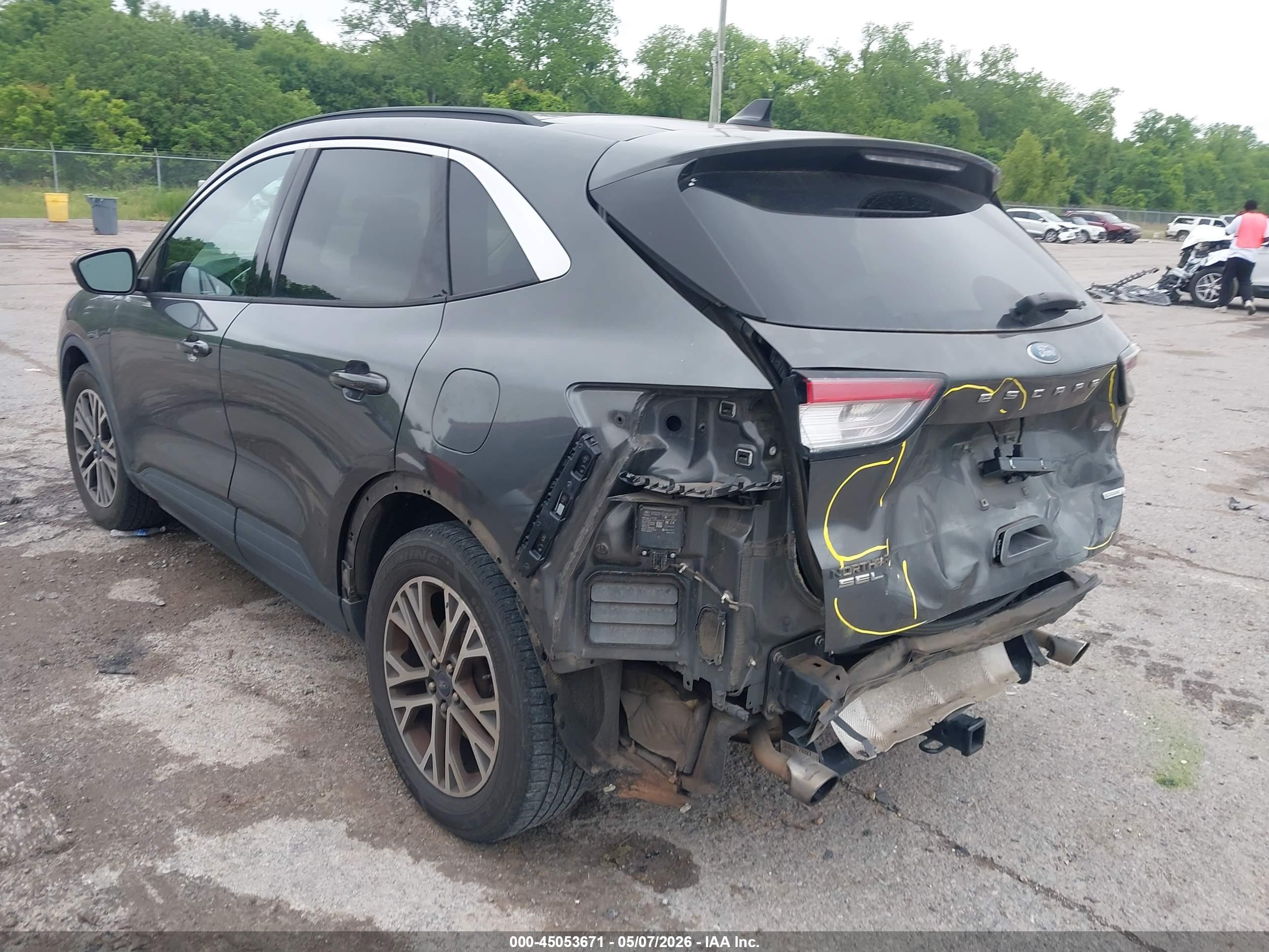 FORD ESCAPE image 3