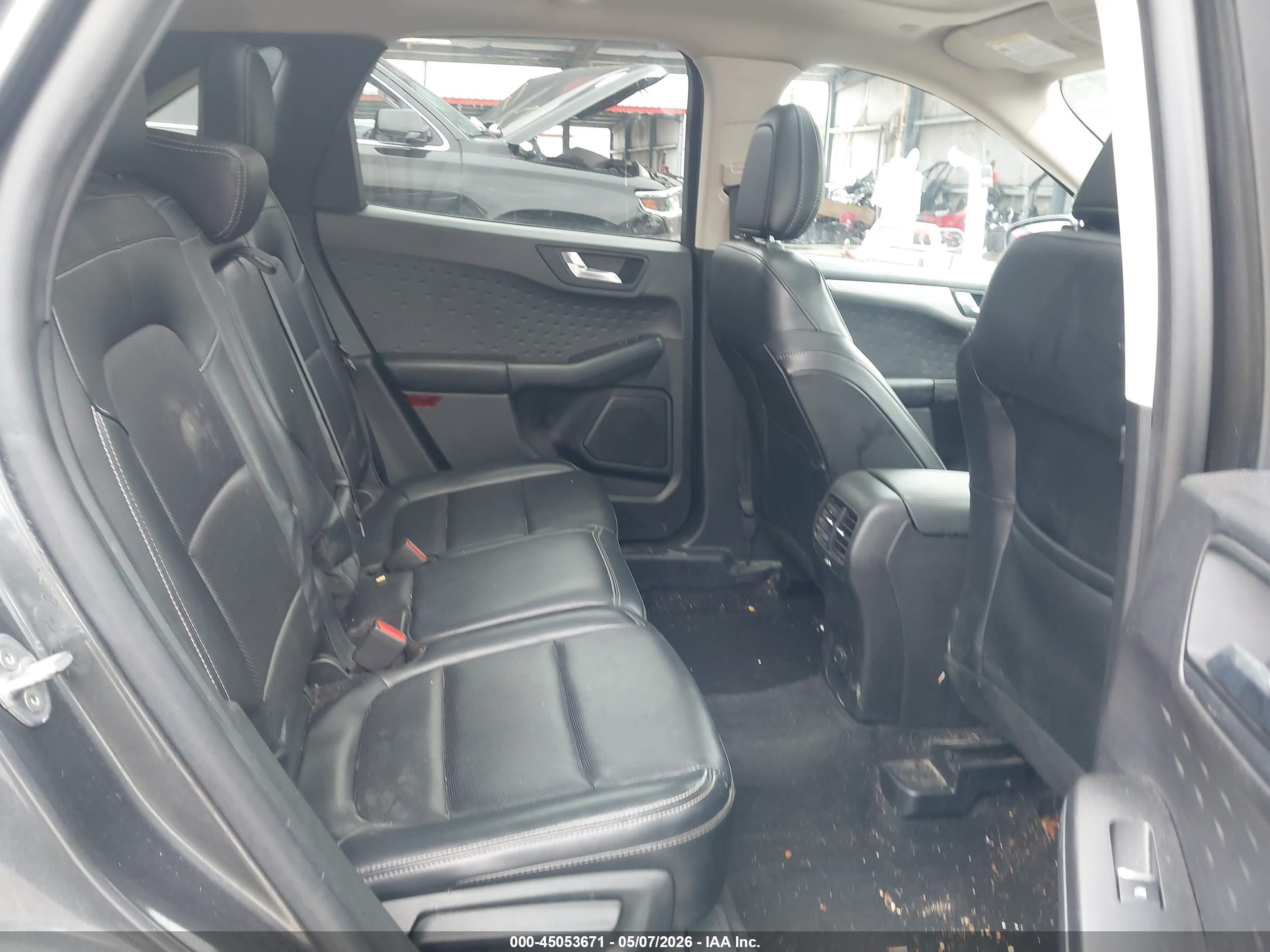 FORD ESCAPE image 8