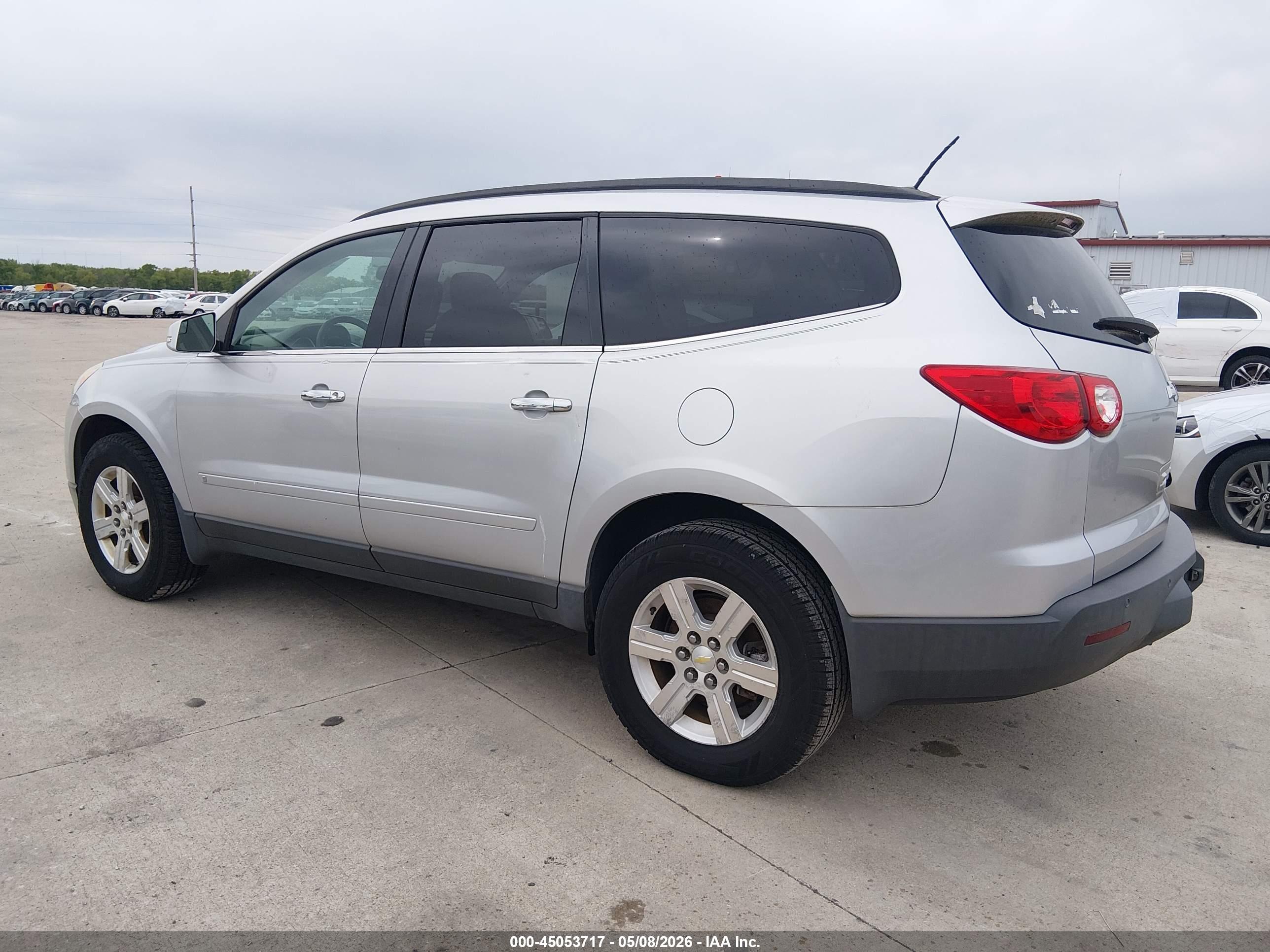 CHEVROLET TRAVERSE image 3