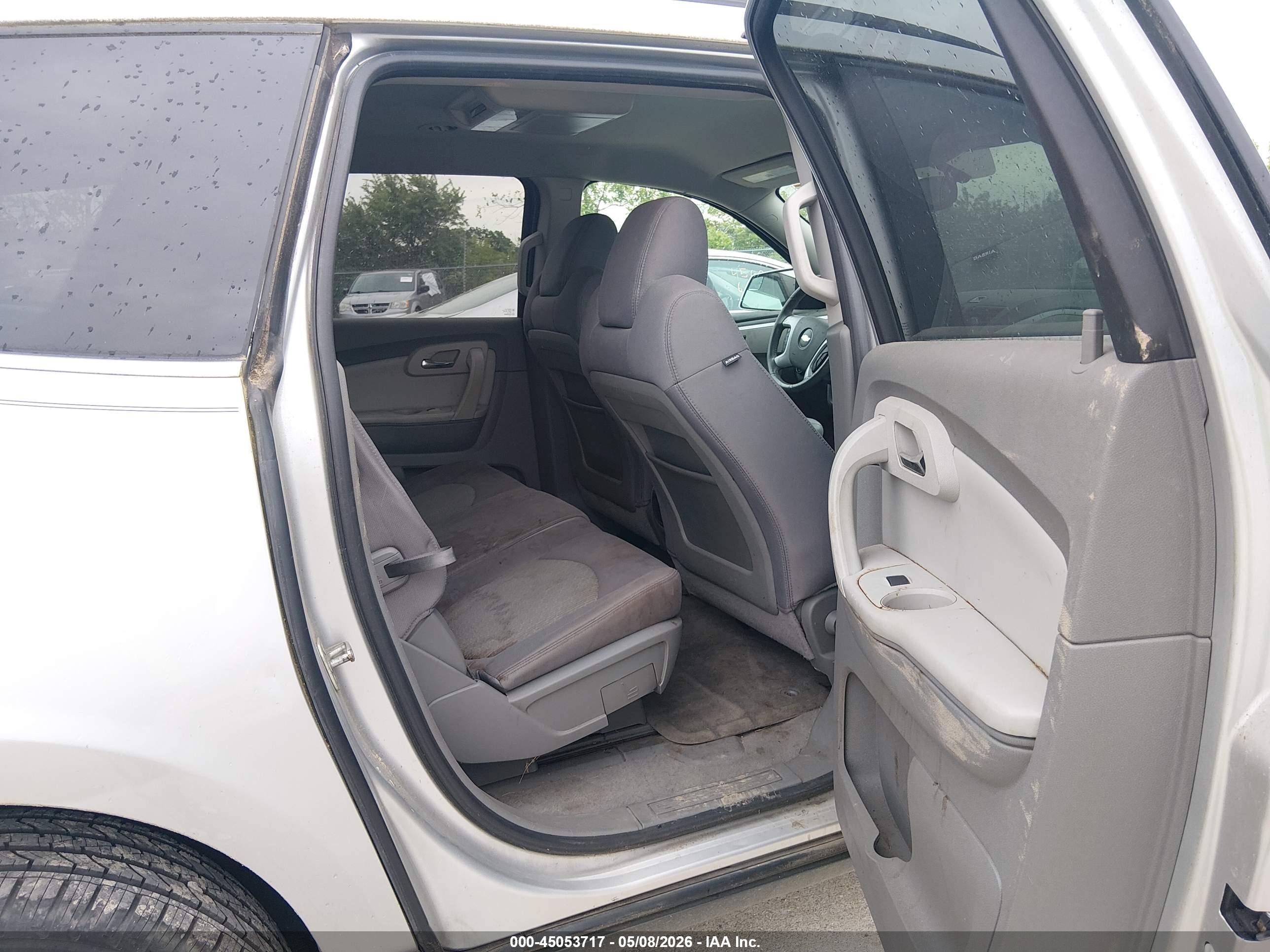CHEVROLET TRAVERSE image 8
