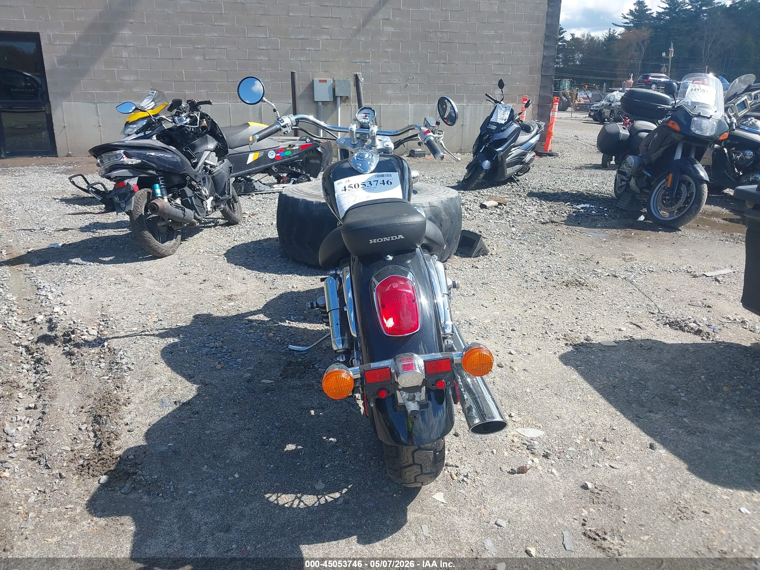 HONDA VT750 image 6
