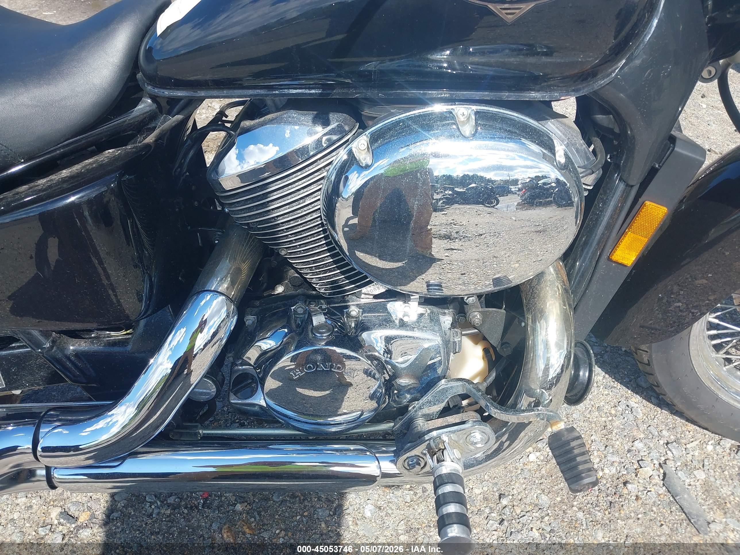 HONDA VT750 image 8