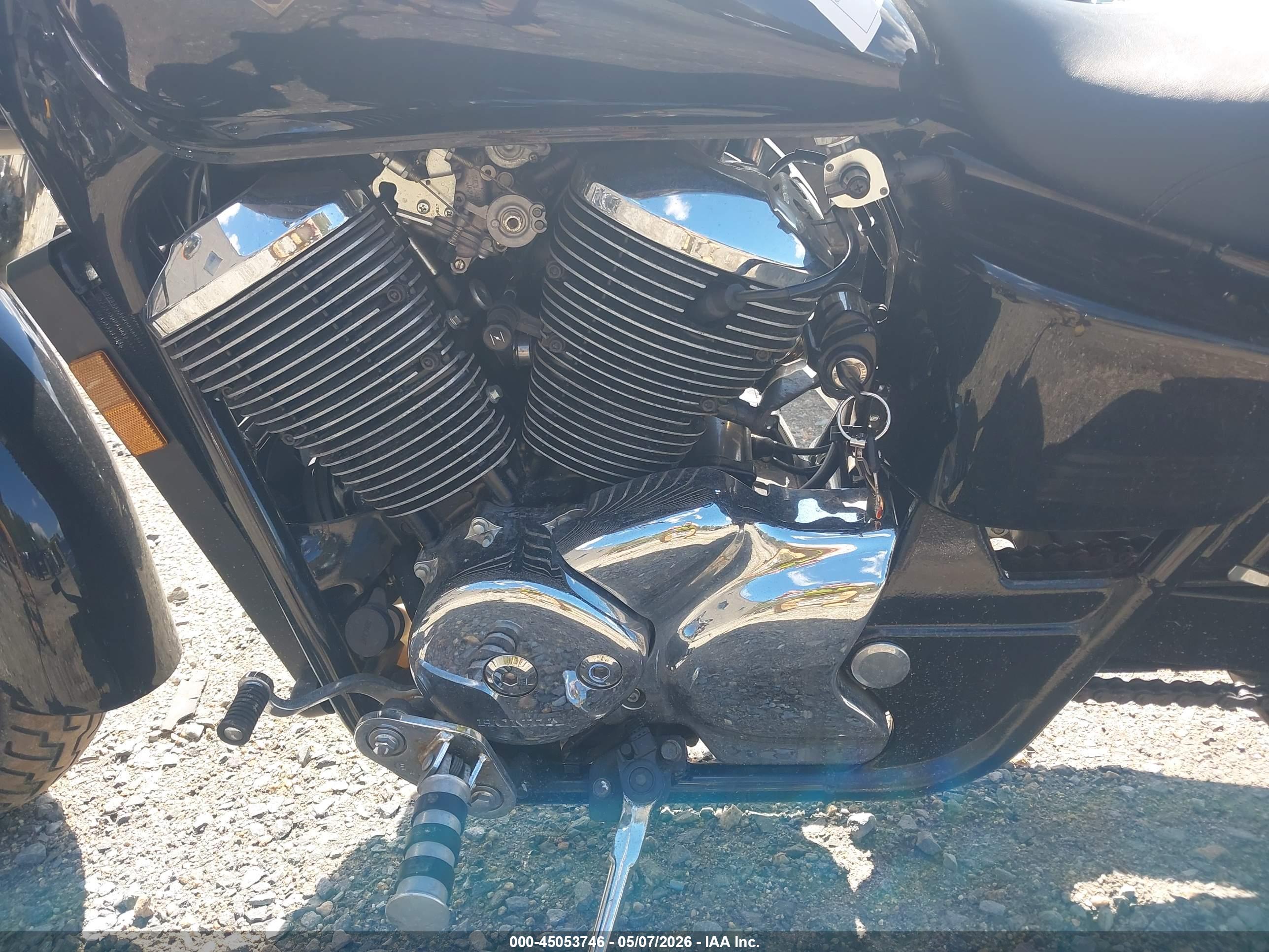 HONDA VT750 image 9