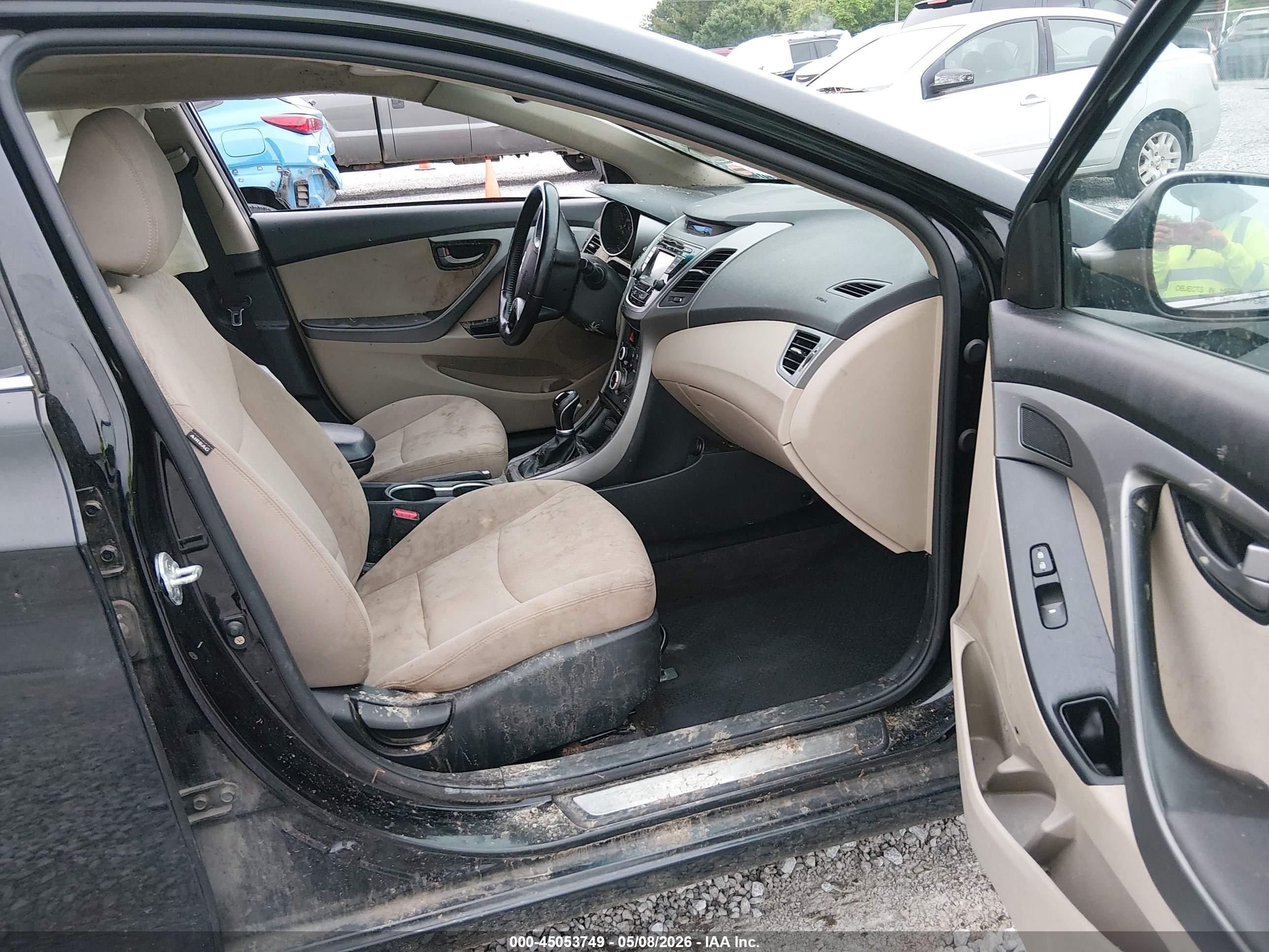HYUNDAI ELANTRA image 5