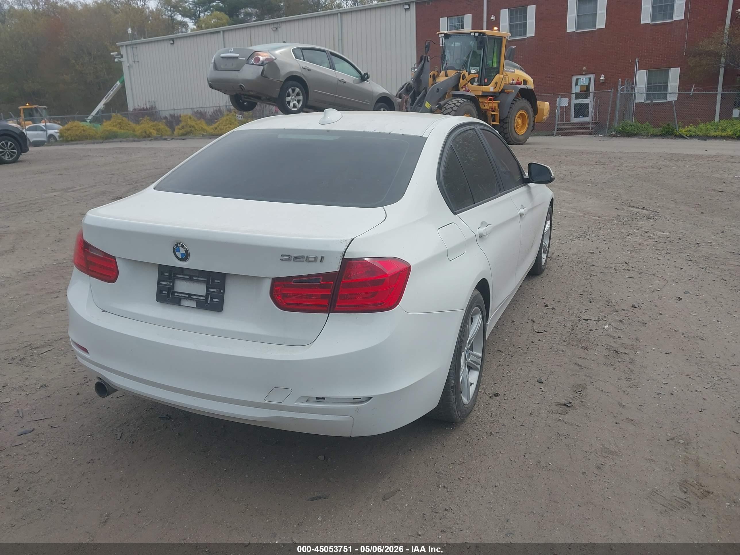 BMW 320I image 4