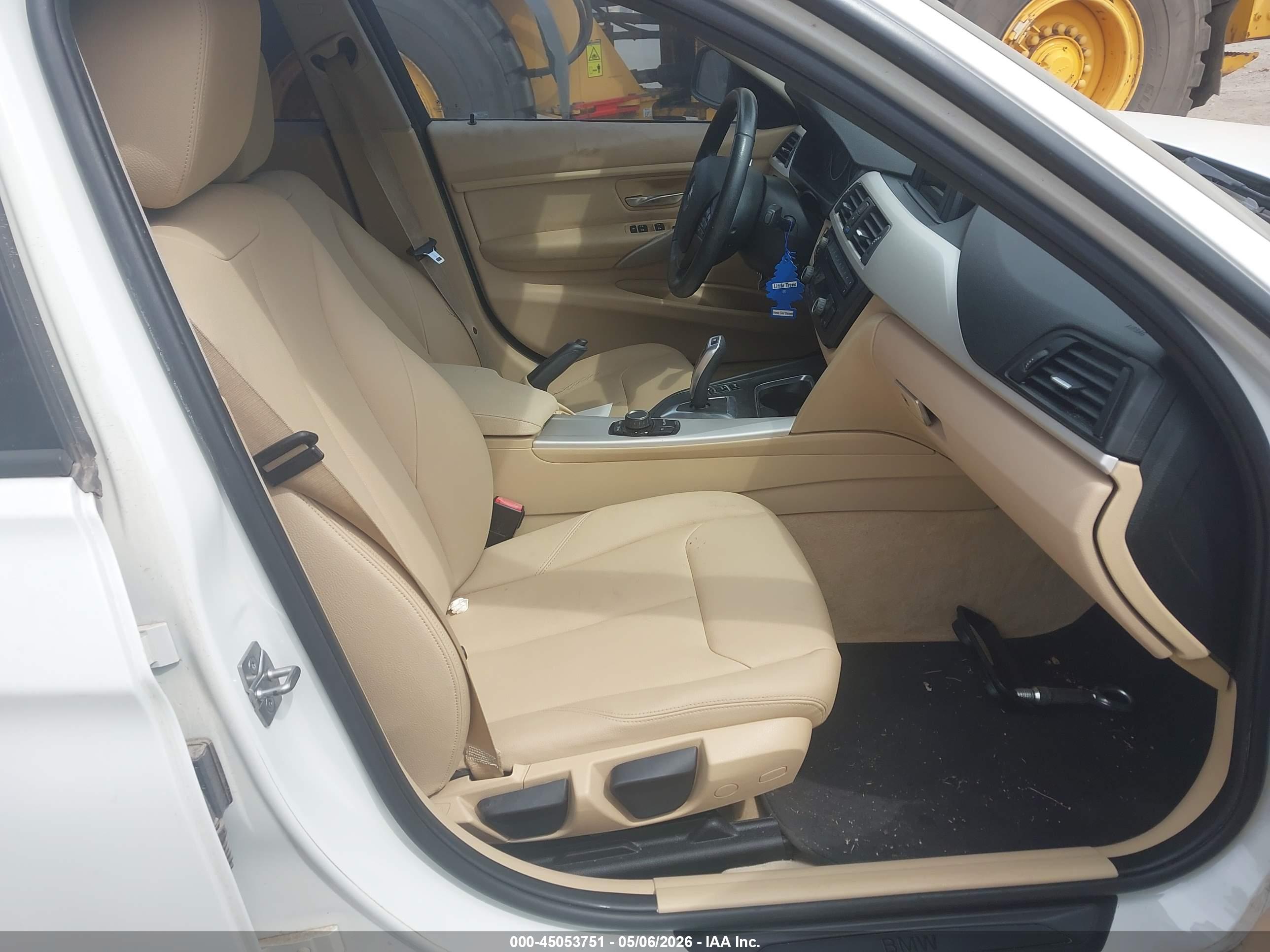 BMW 320I image 5