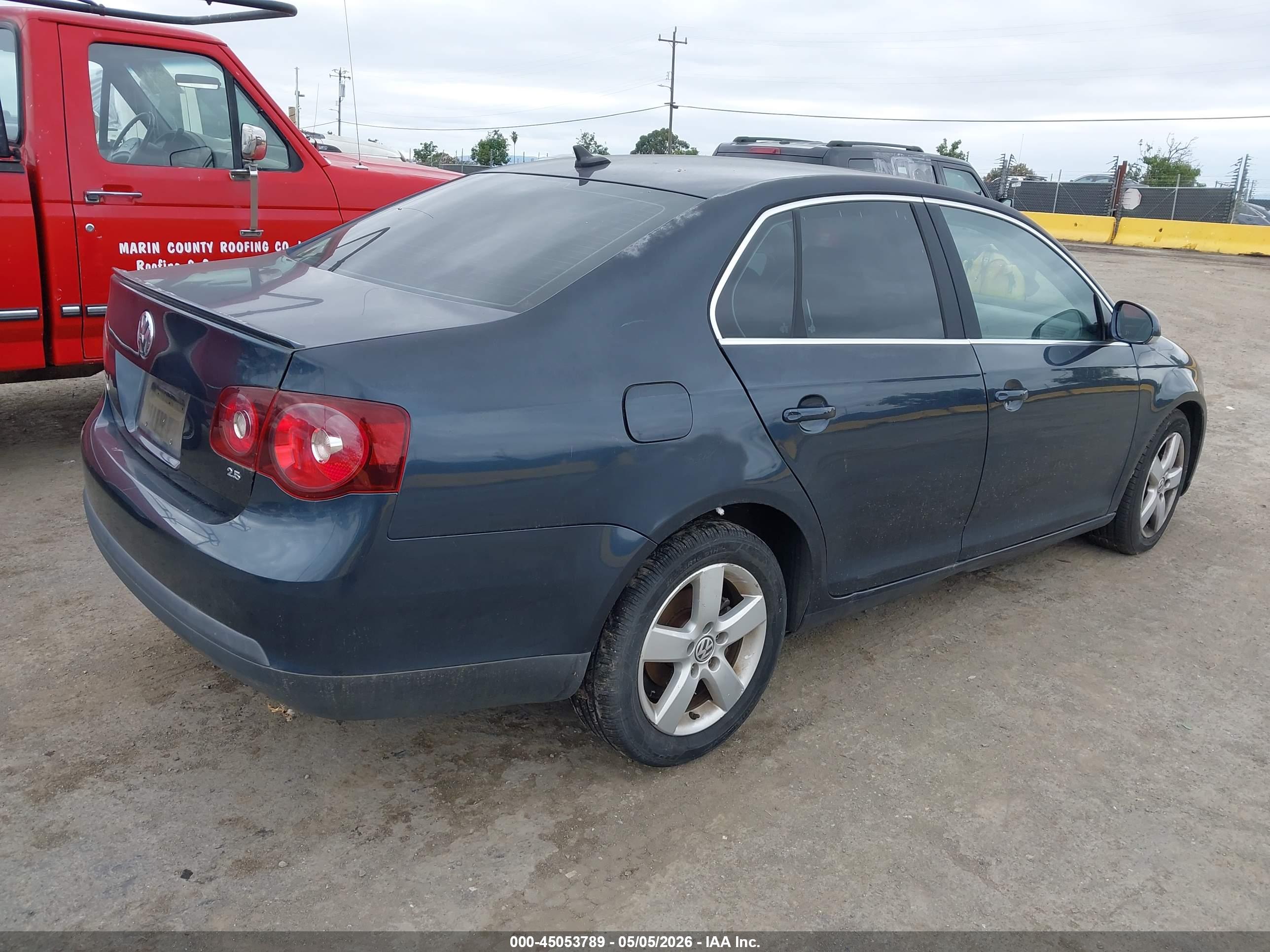 VOLKSWAGEN JETTA image 4