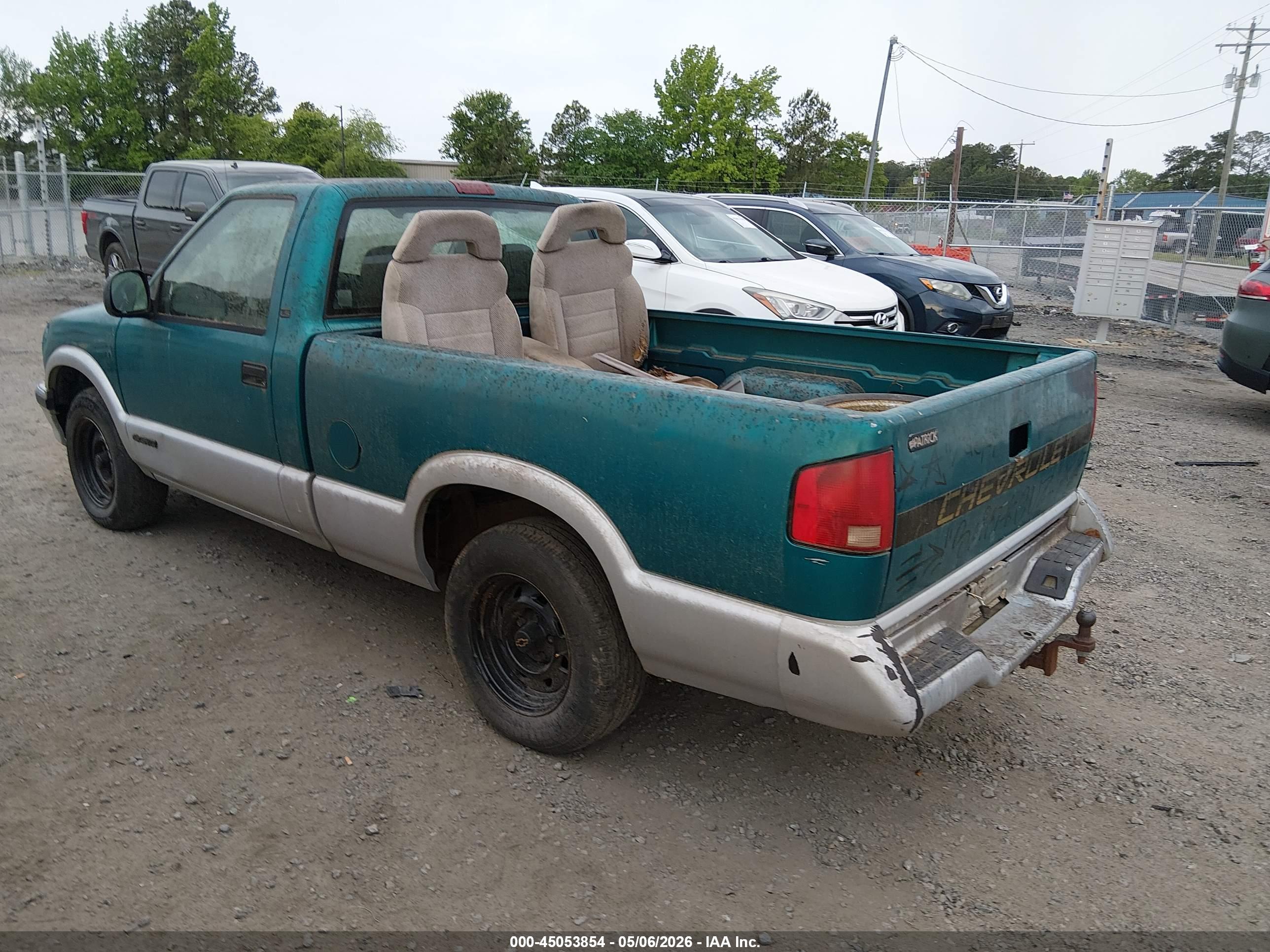 CHEVROLET S image 3