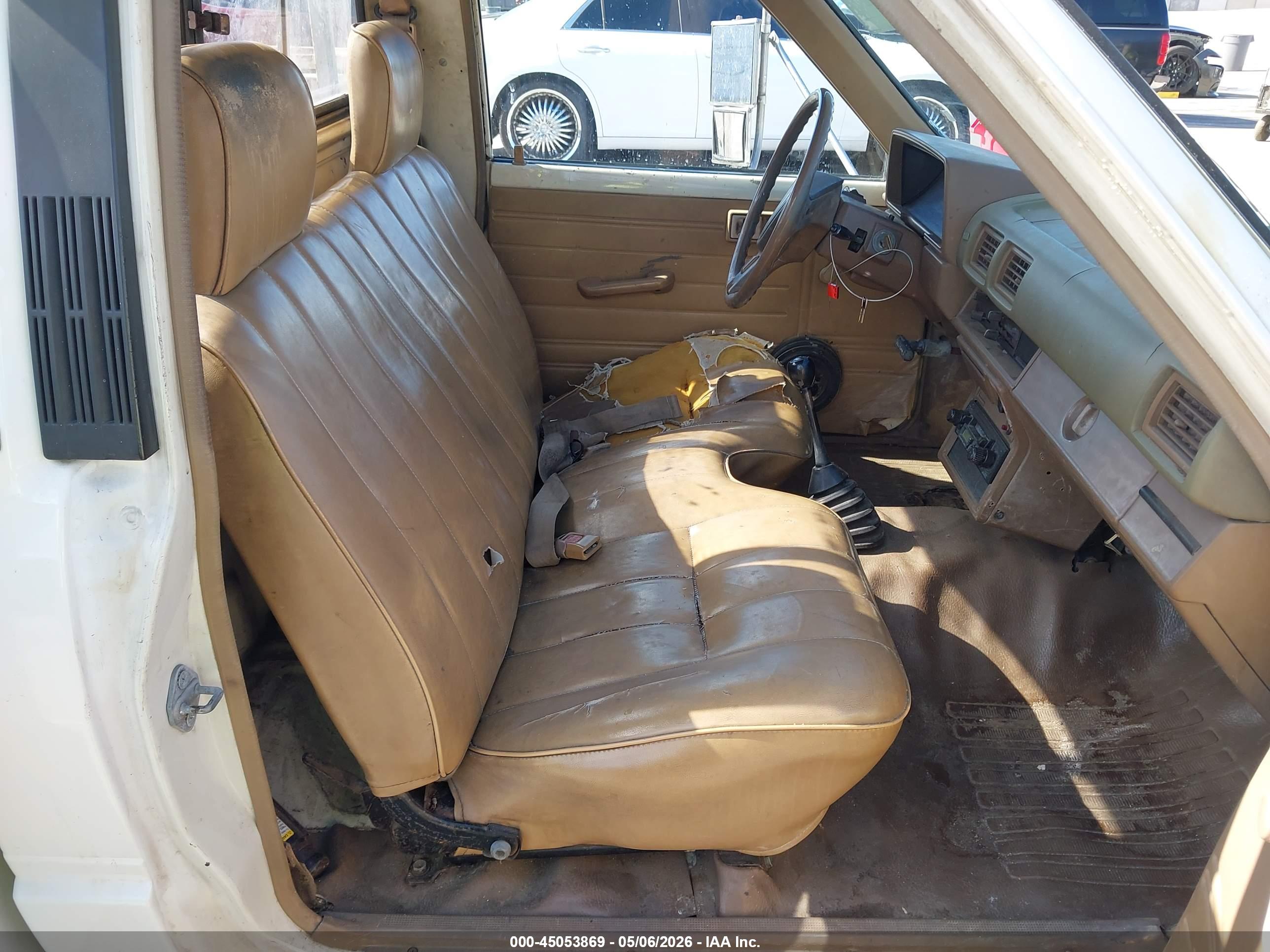 TOYOTA PICKUP image 5