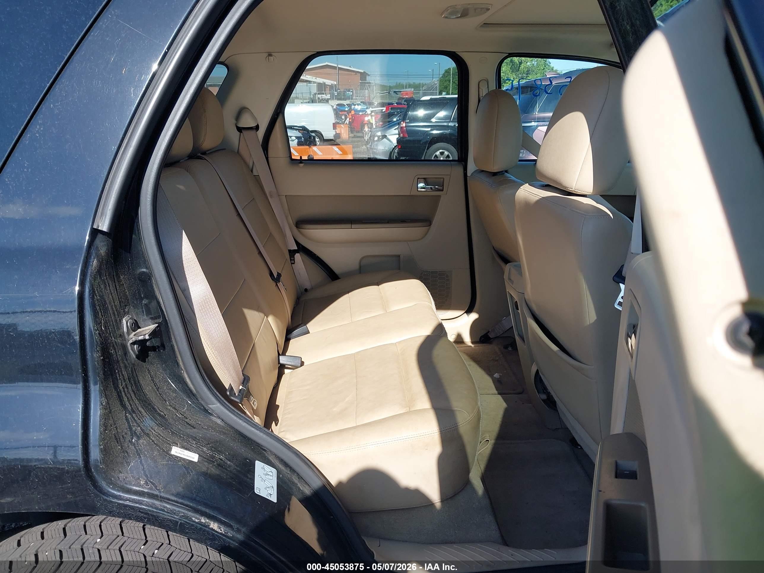 FORD ESCAPE image 8