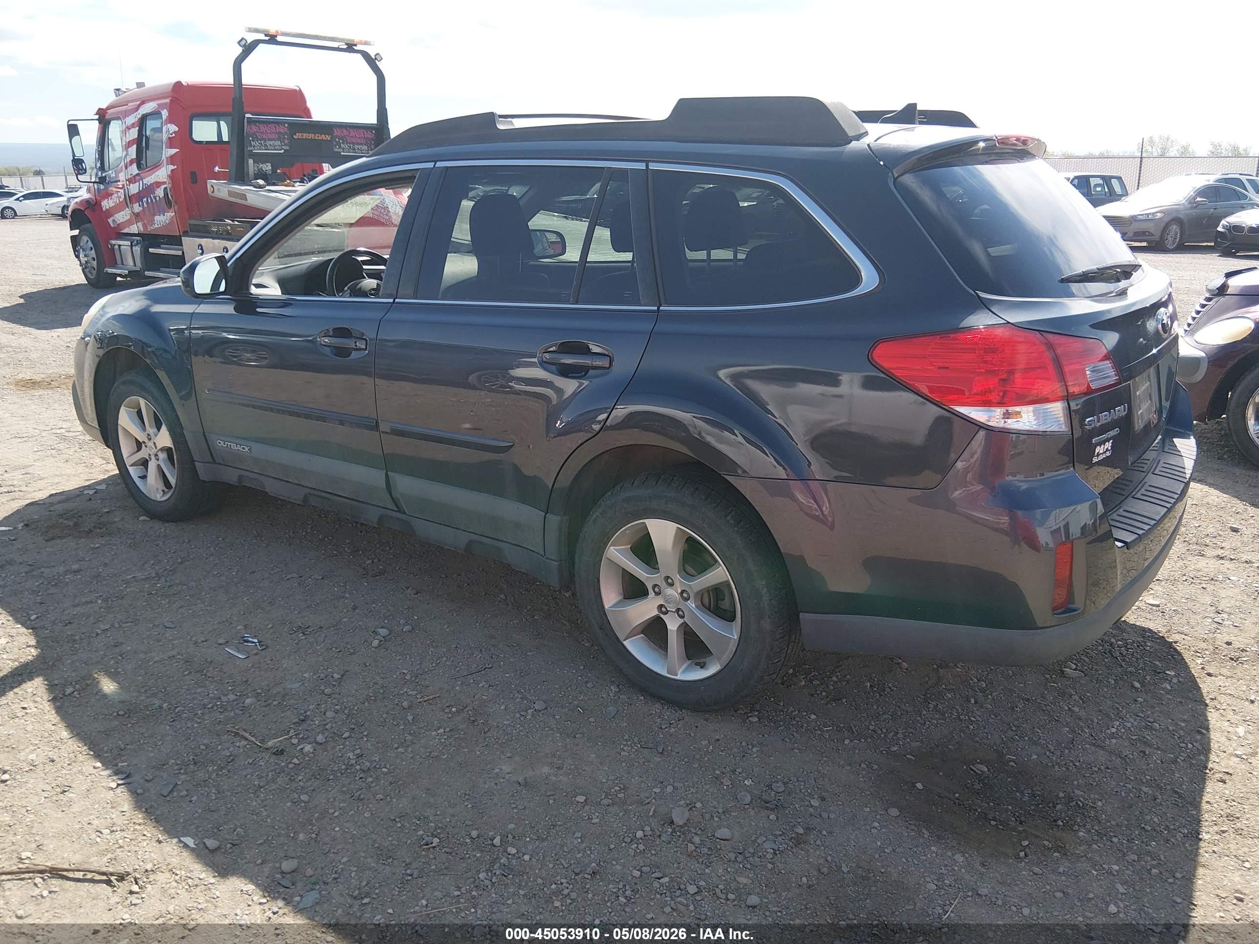 SUBARU OUTBACK image 3