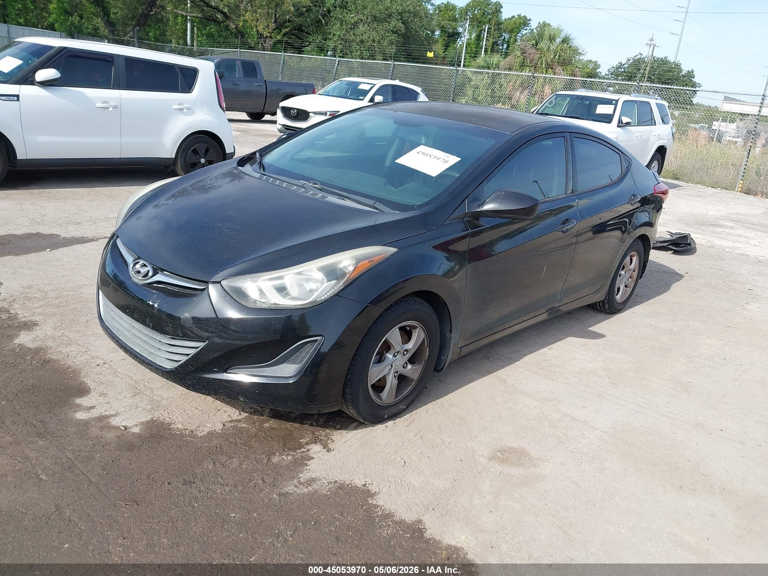 HYUNDAI ELANTRA image 2