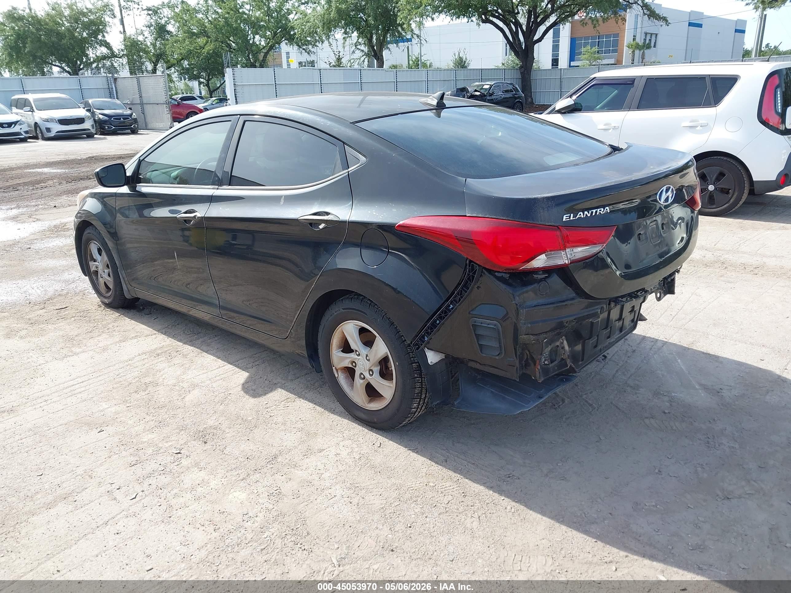 HYUNDAI ELANTRA image 3