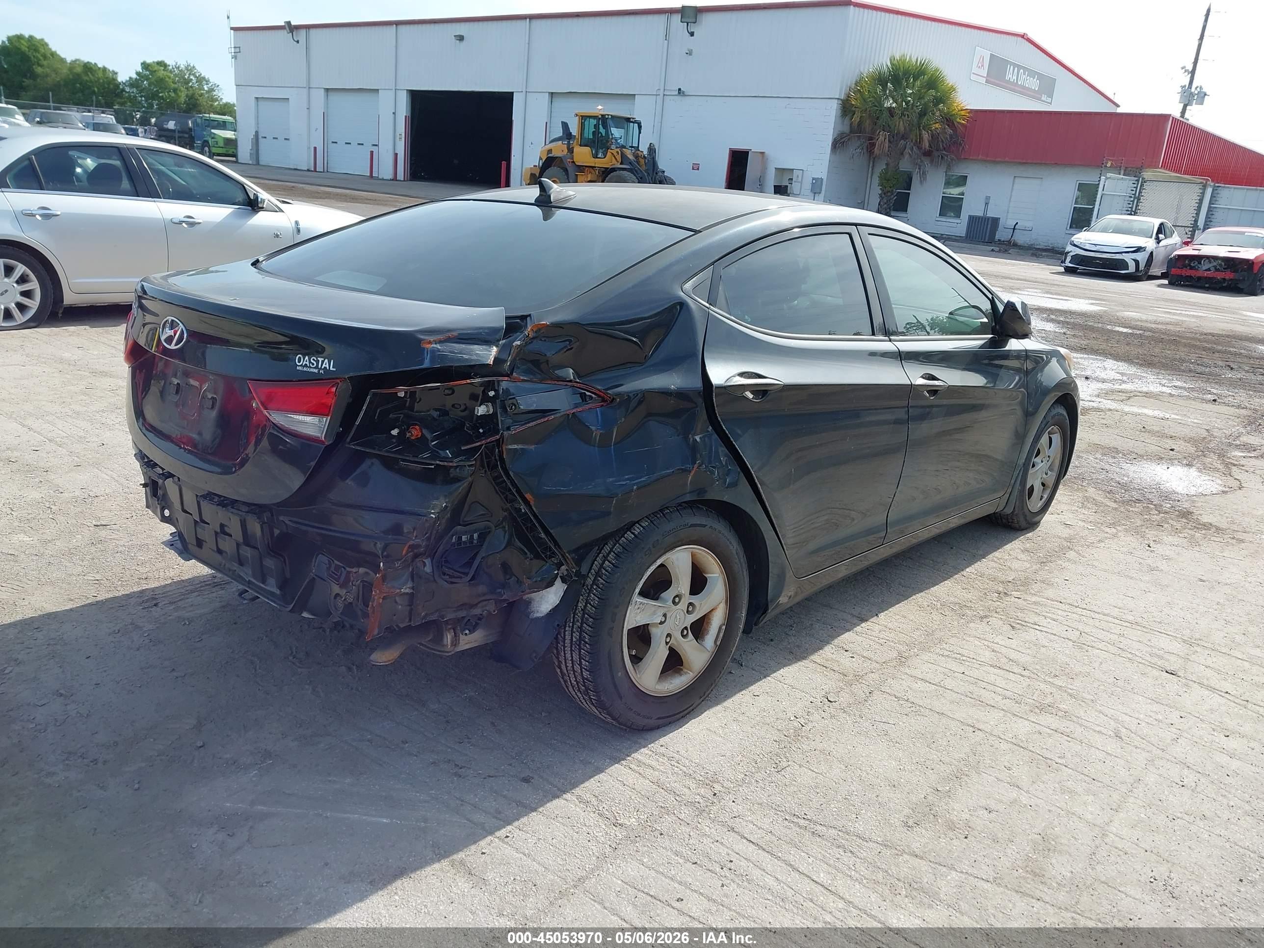 HYUNDAI ELANTRA image 4