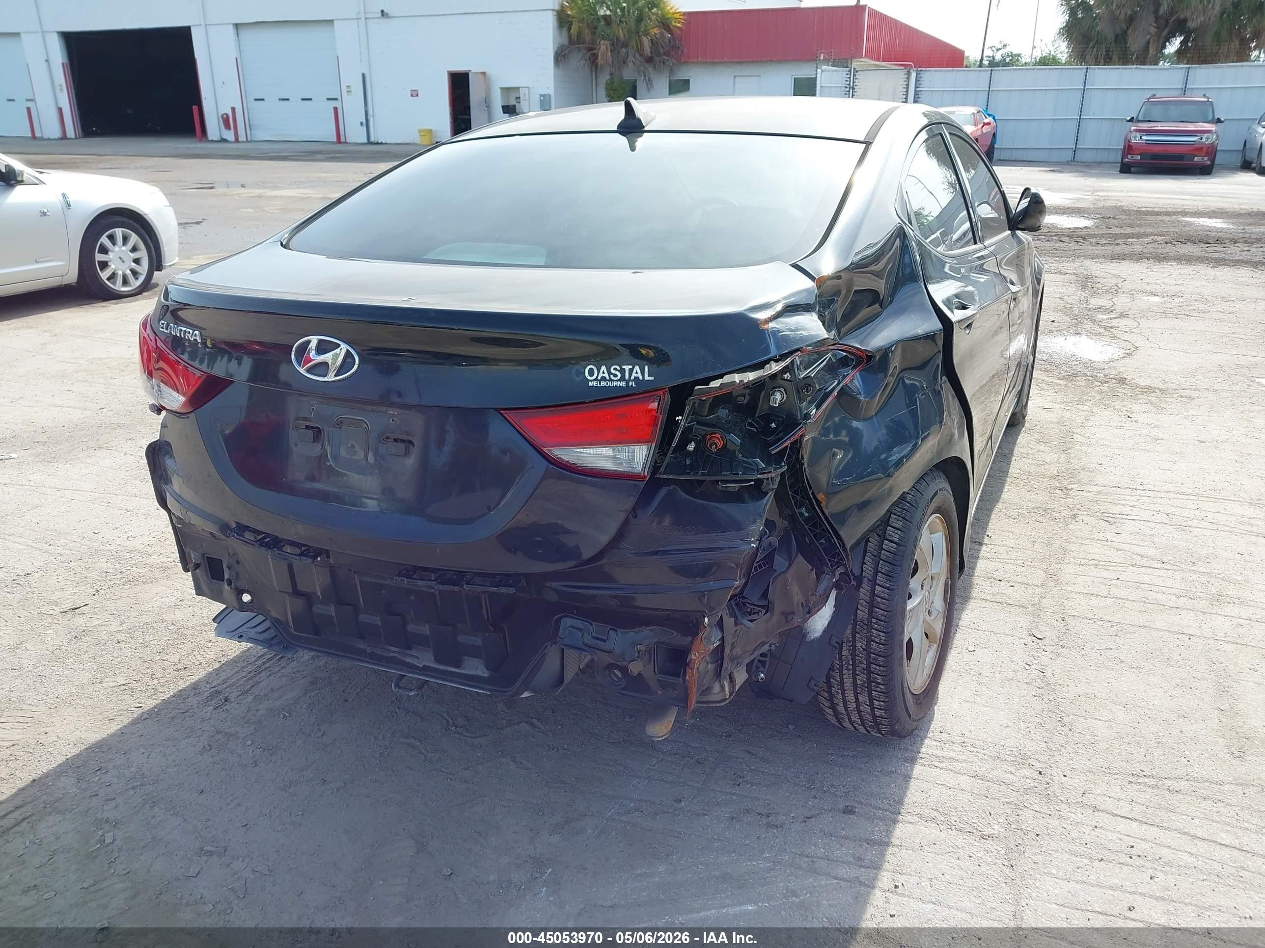 HYUNDAI ELANTRA image 6