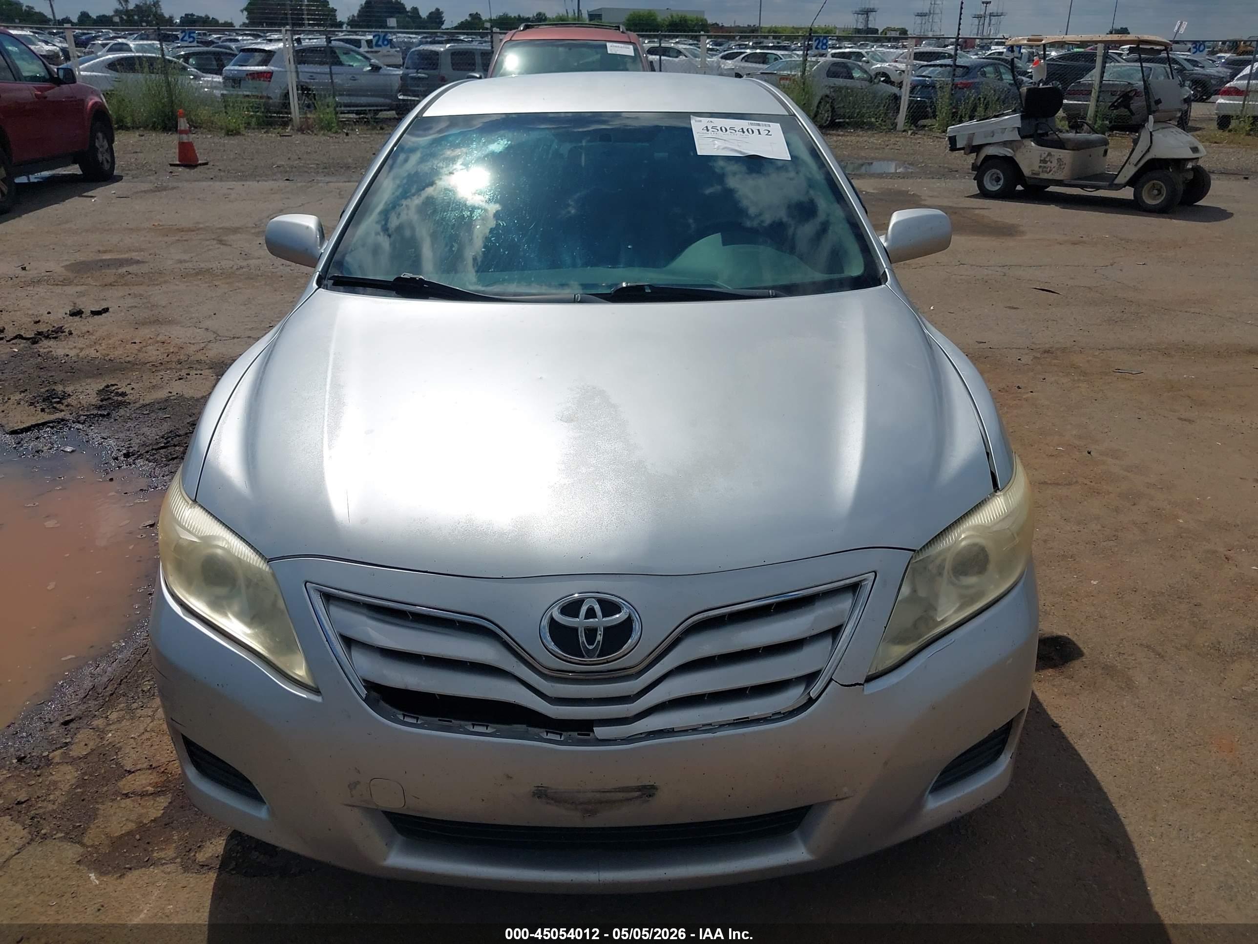 TOYOTA CAMRY image 6