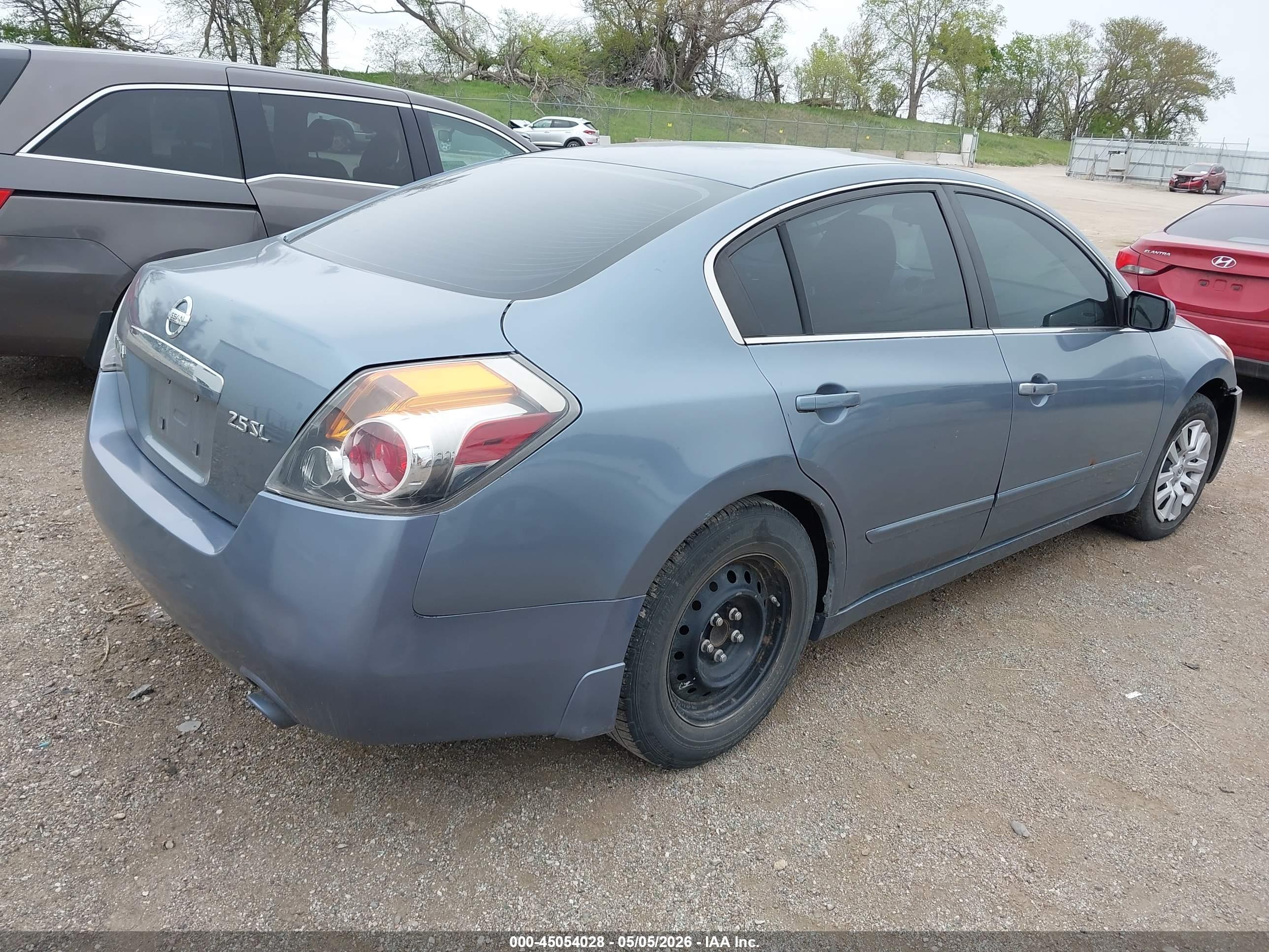 NISSAN ALTIMA image 4