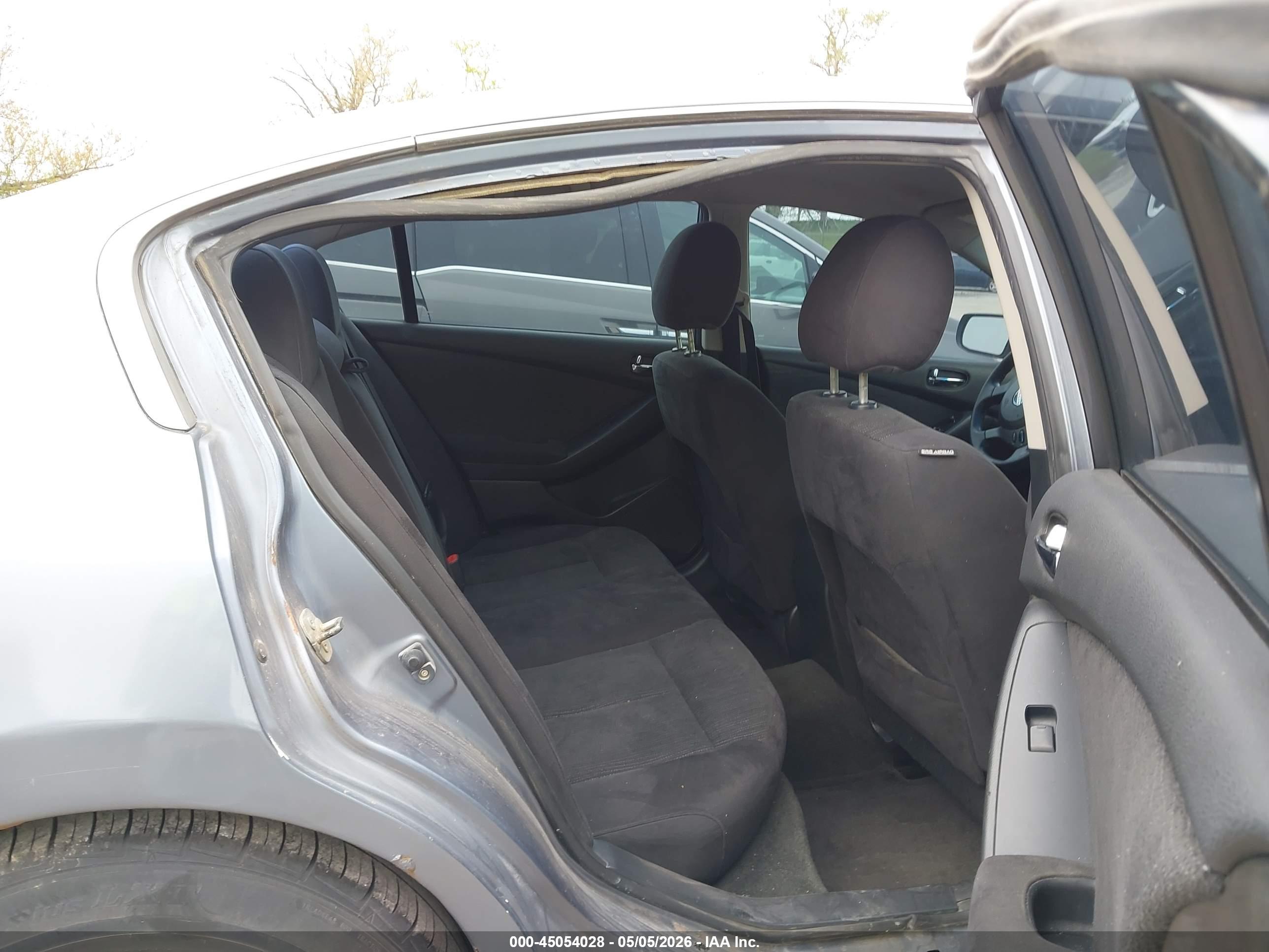 NISSAN ALTIMA image 8