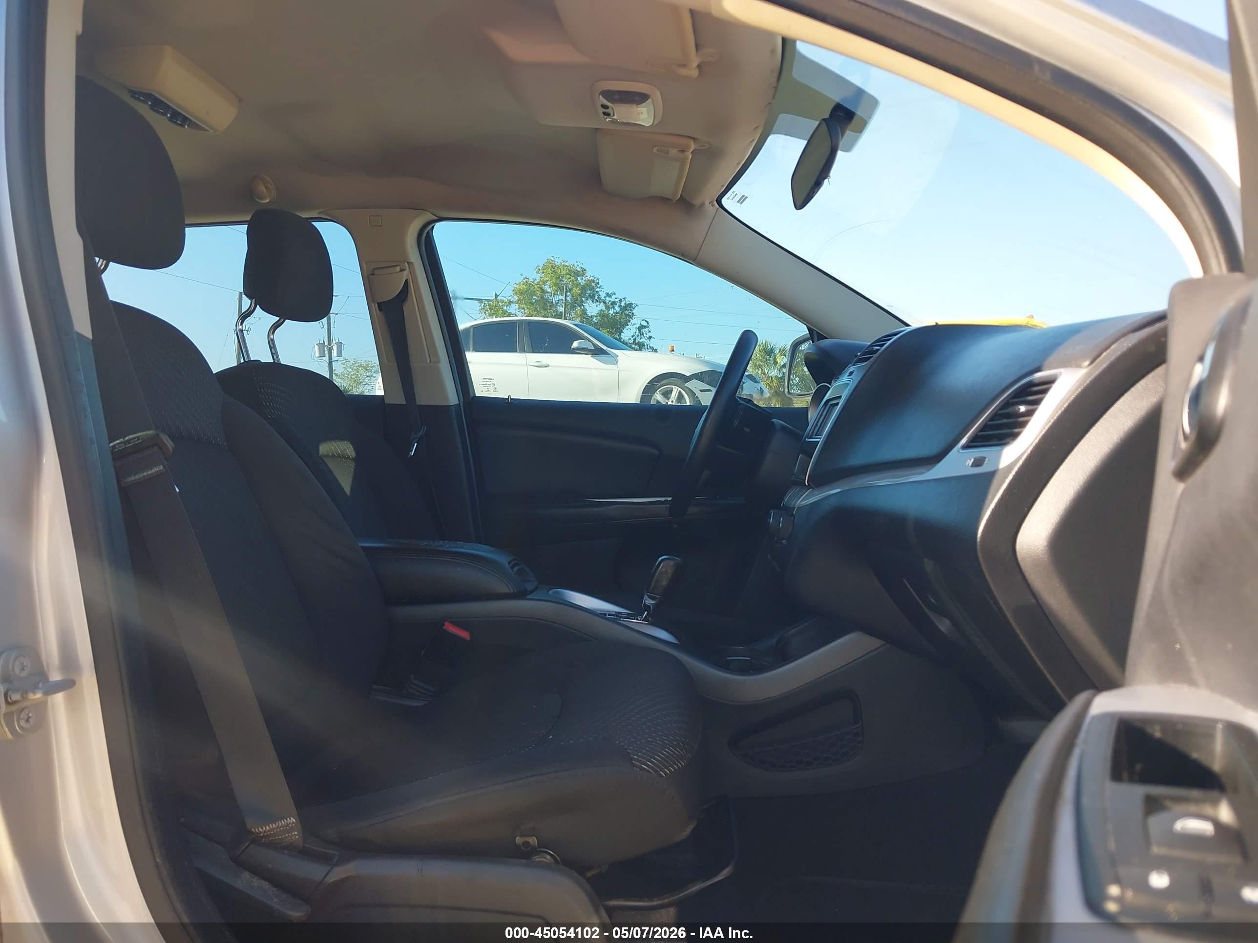 DODGE JOURNEY image 5