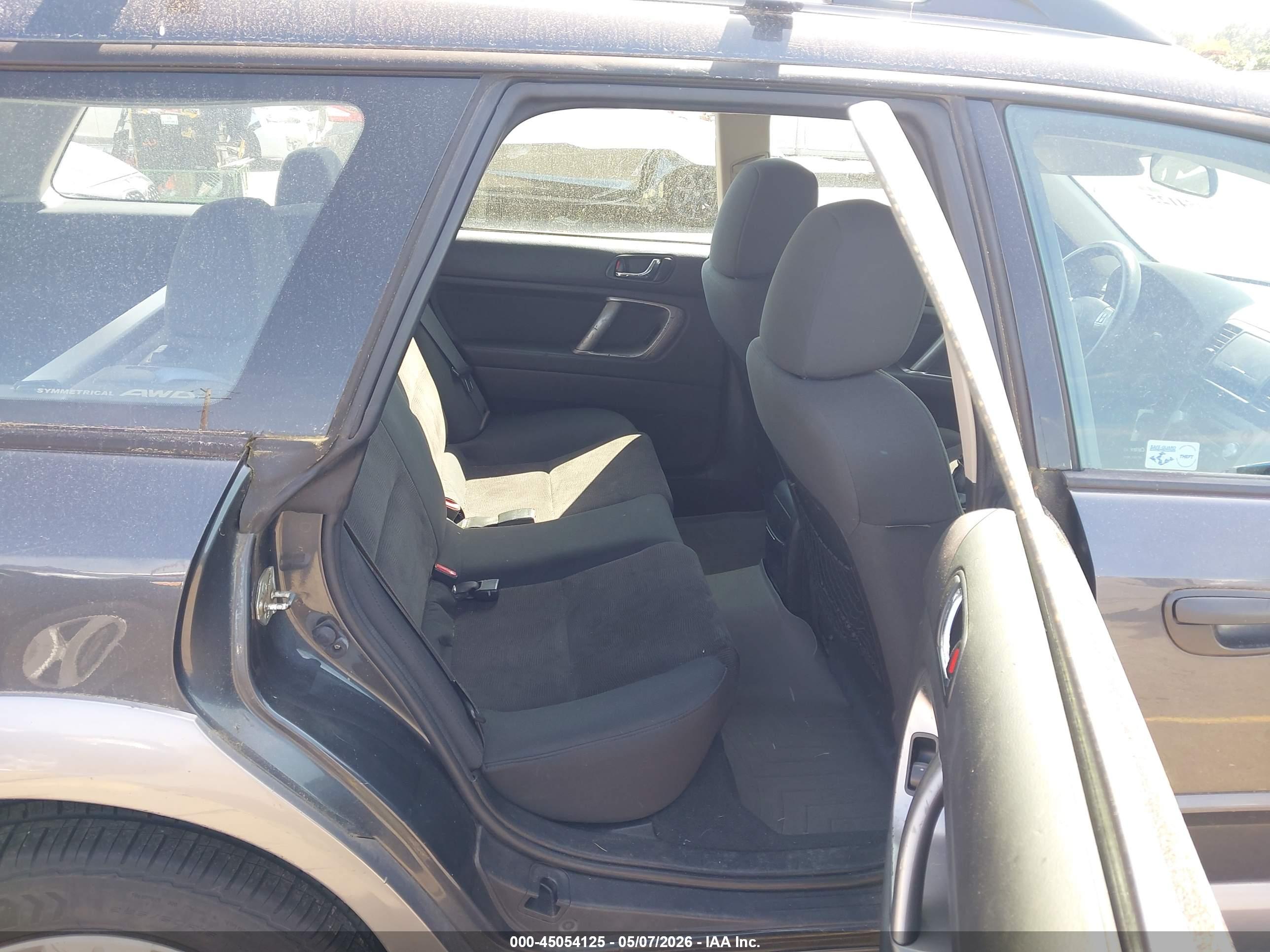 SUBARU OUTBACK image 8