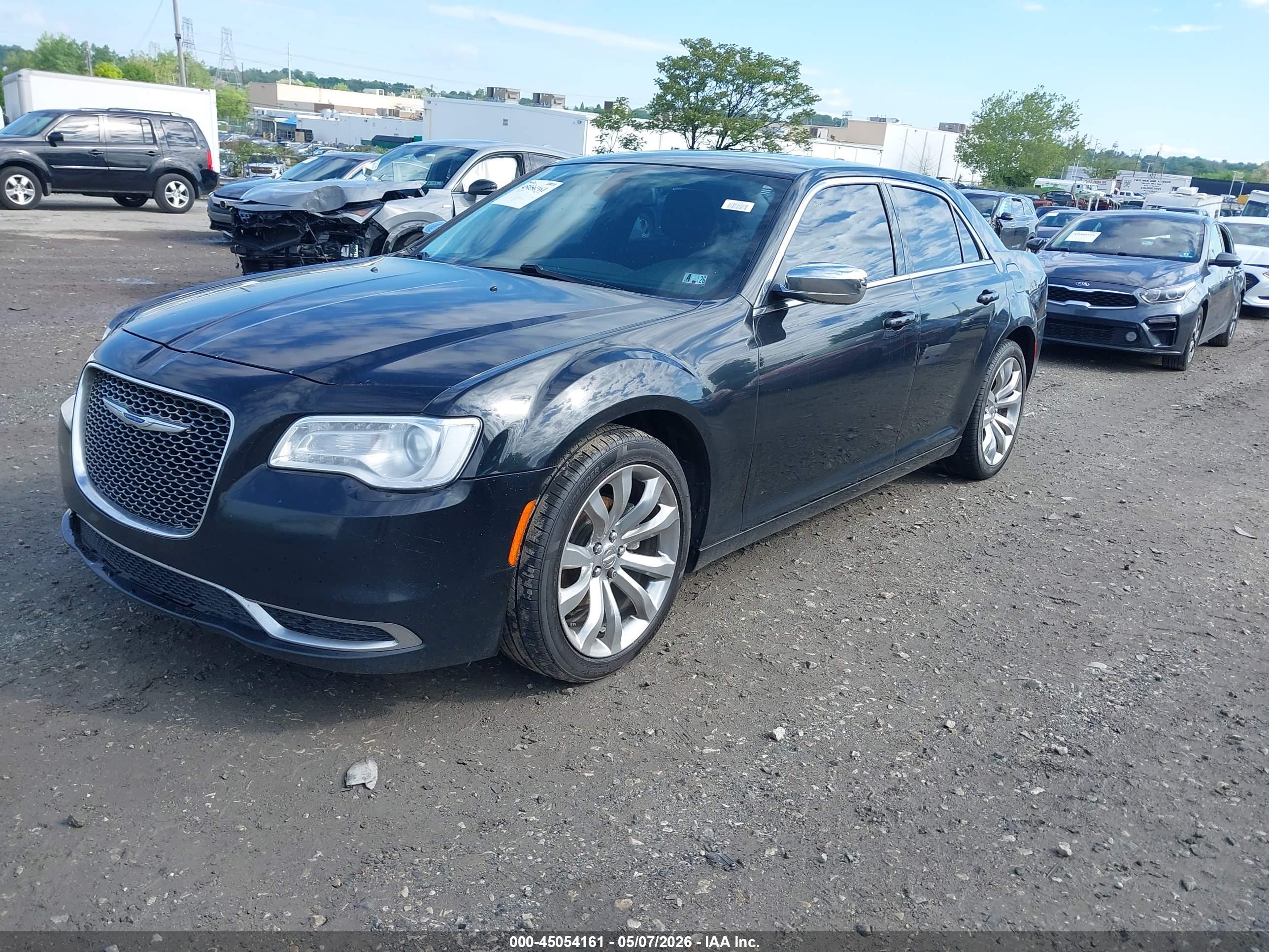 CHRYSLER 300 image 2