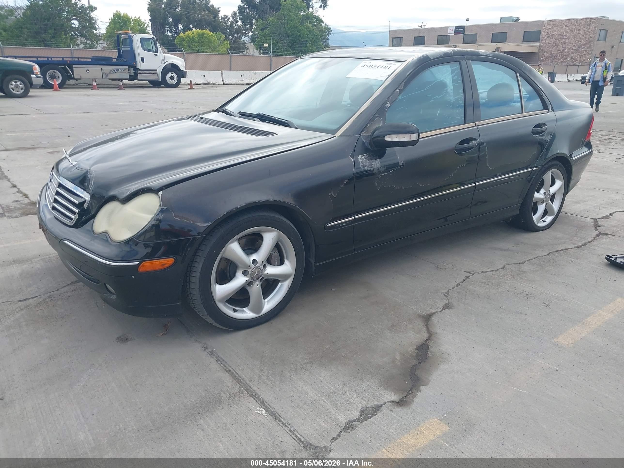 MERCEDES-BENZ C image 2