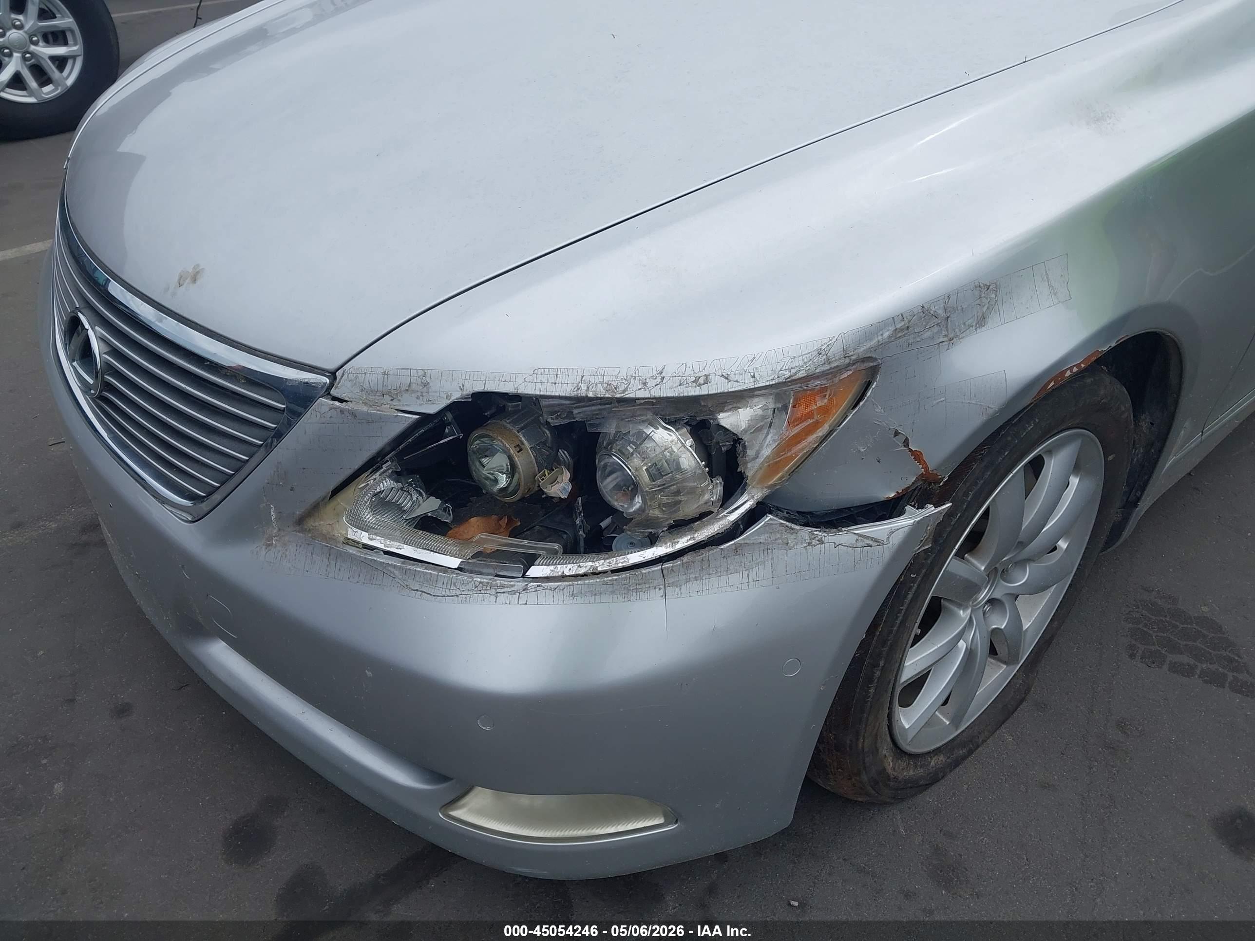 LEXUS LS image 6