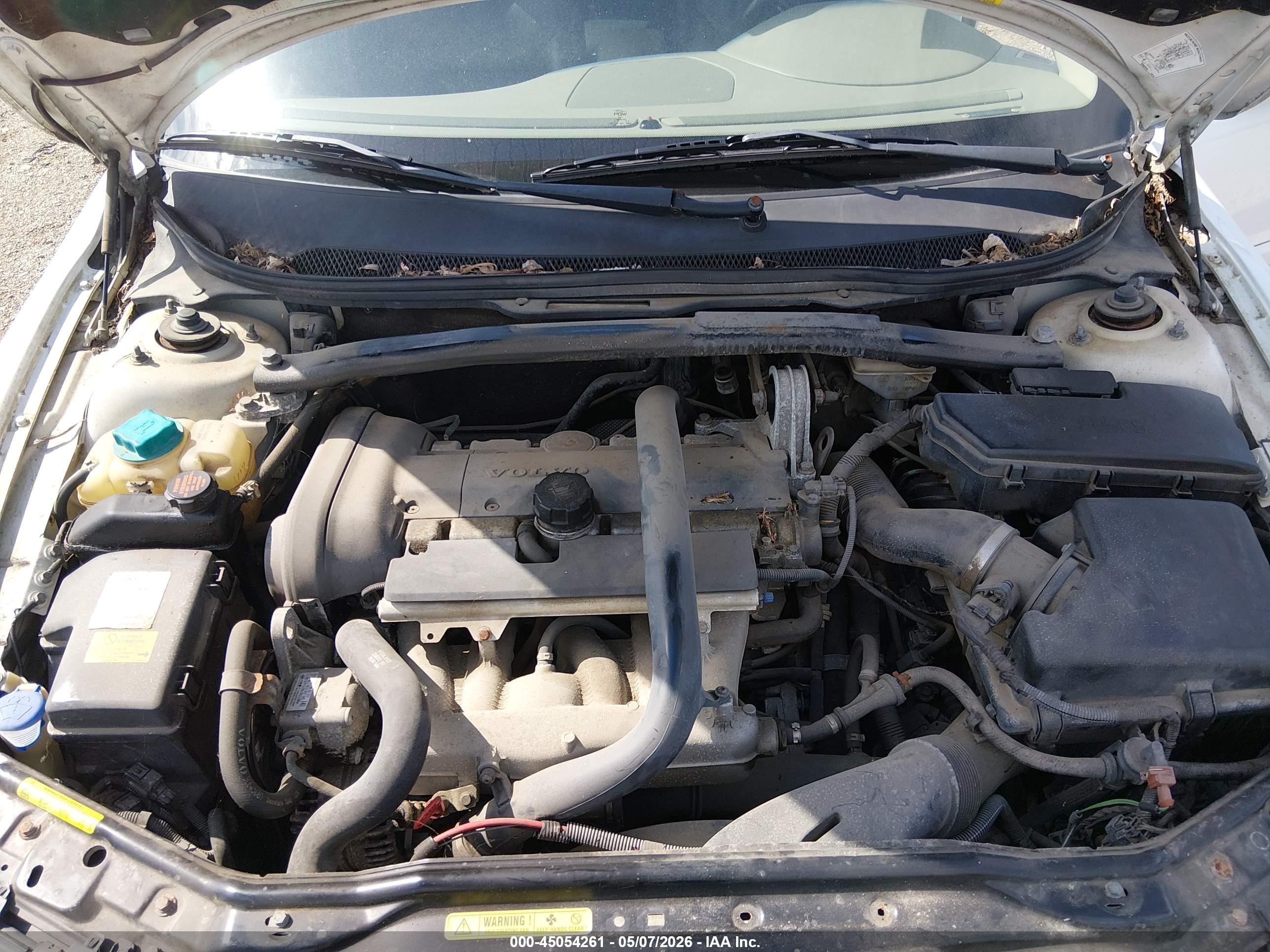 VOLVO XC70 image 10