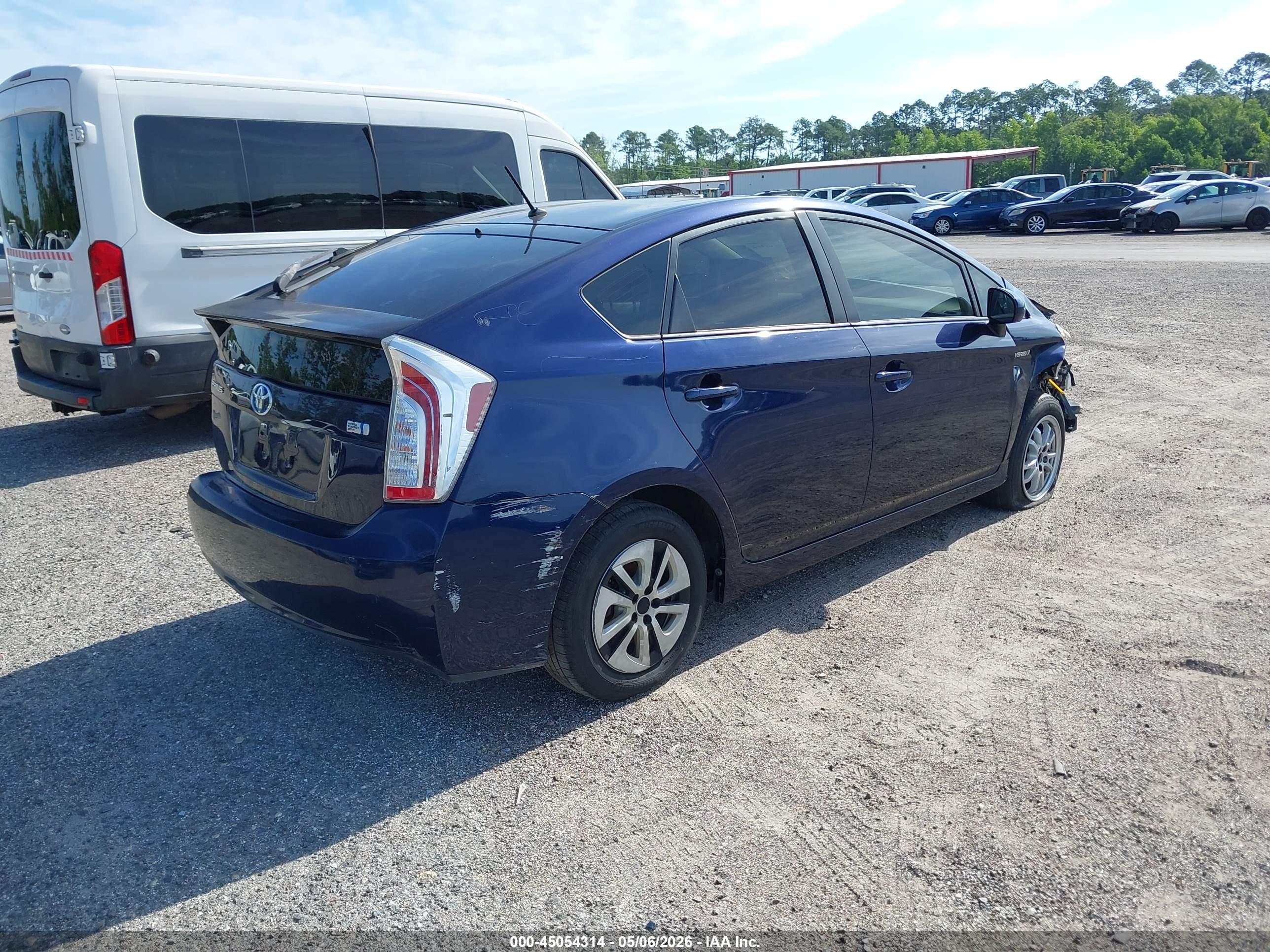 TOYOTA PRIUS image 4