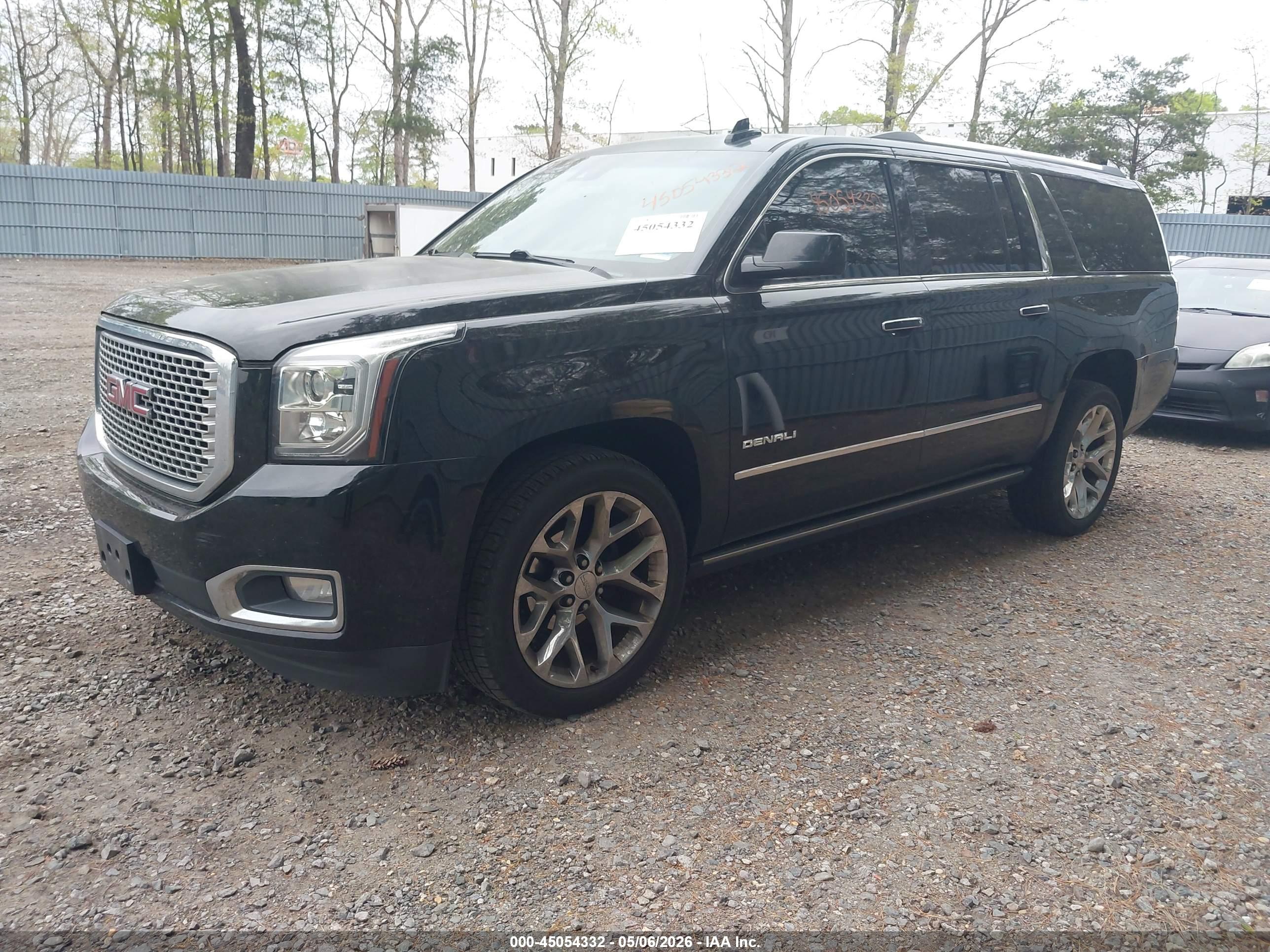 GMC YUKON image 2