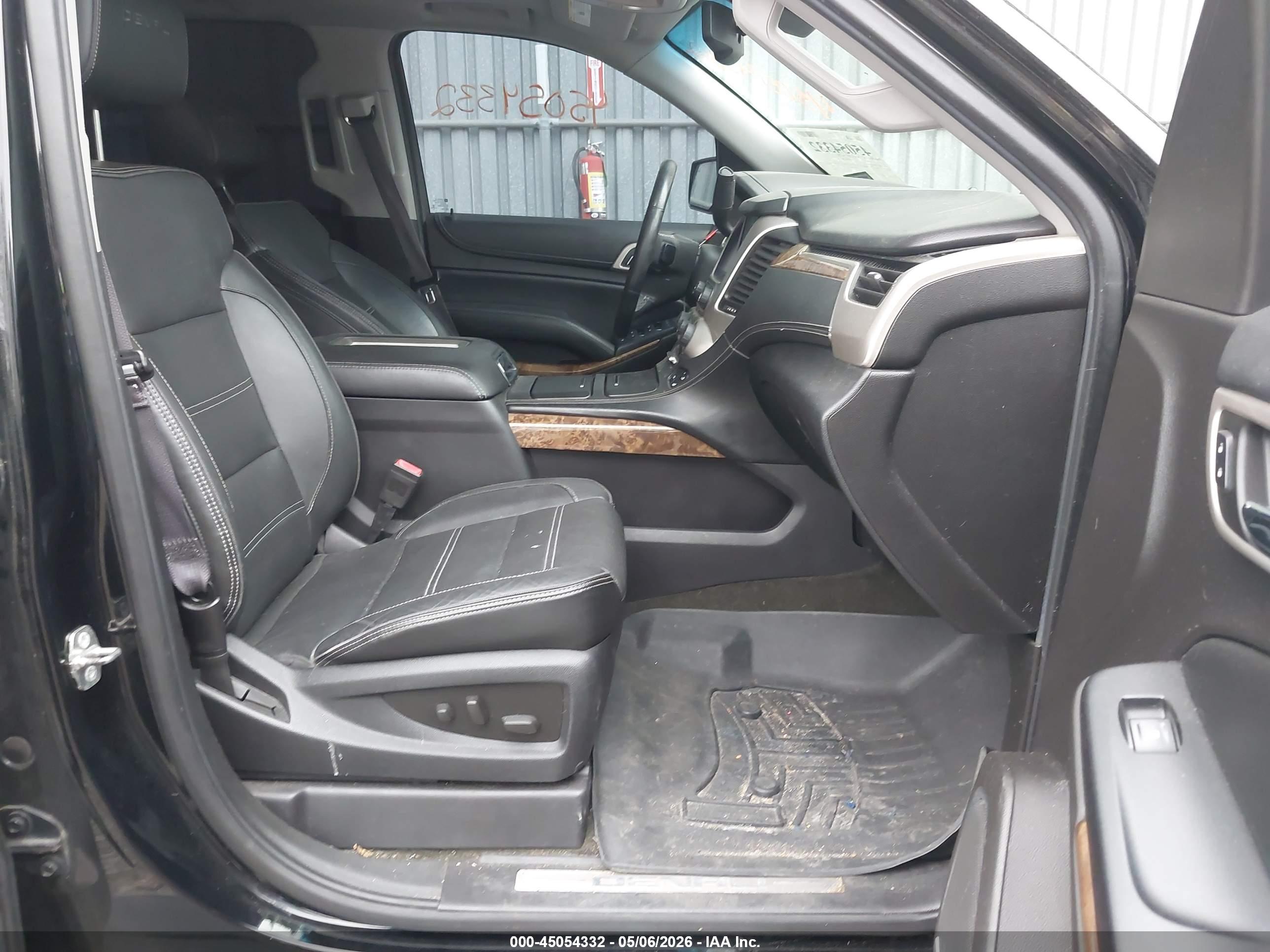 GMC YUKON image 5
